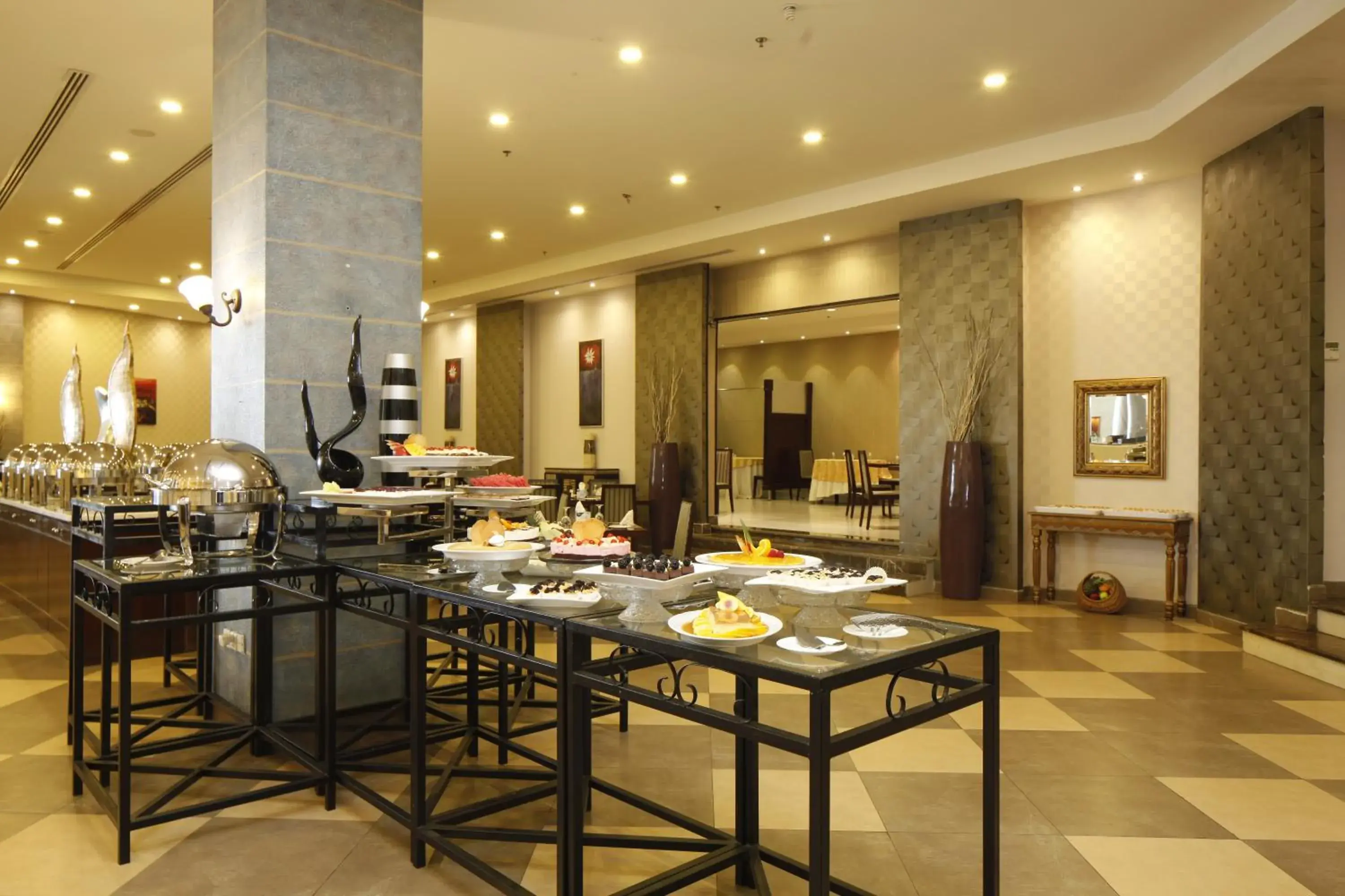 Restaurant/places to eat in Golden Tulip Hail Restaurant/places to eat in Golden Tulip Hail