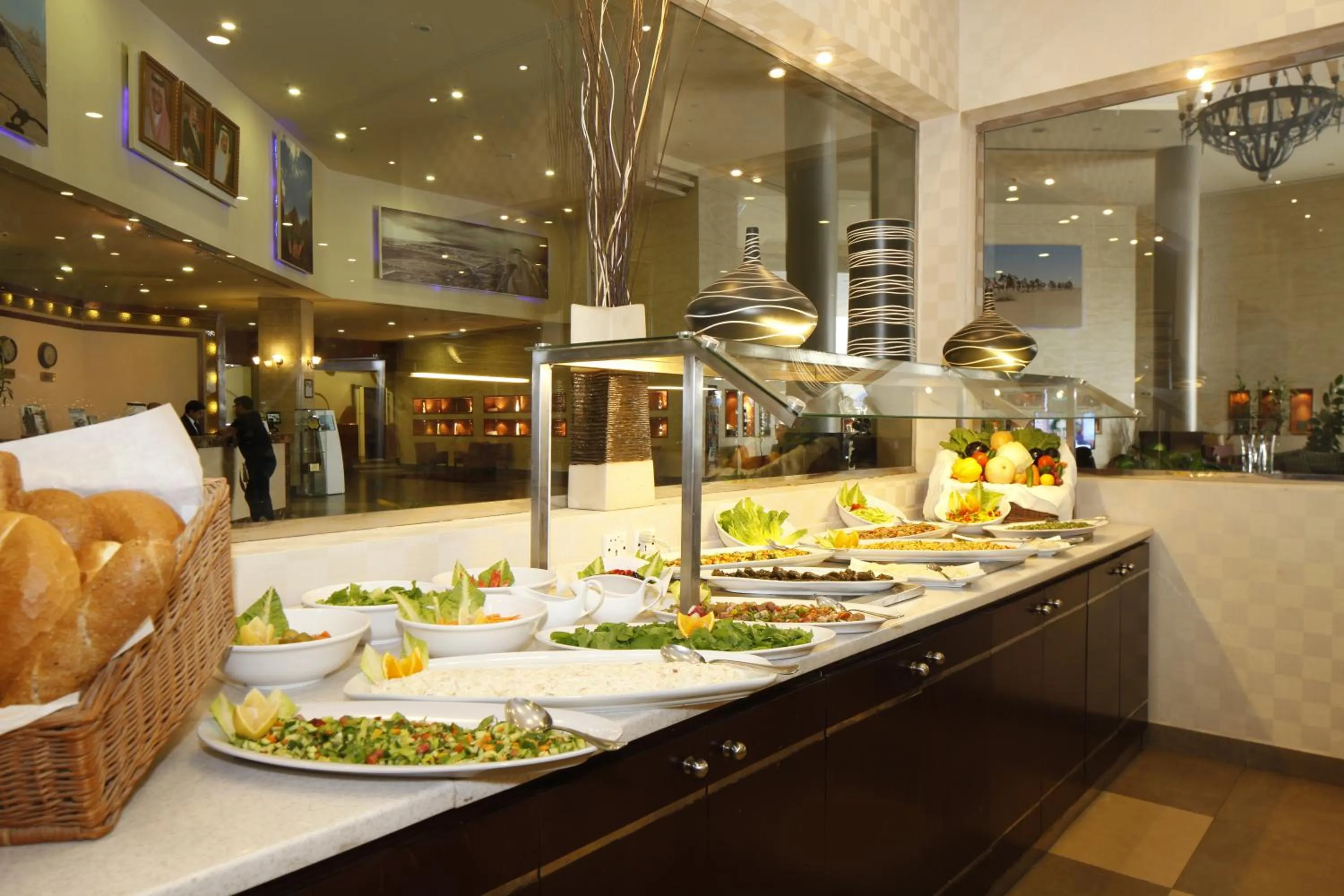 Restaurant/places to eat in Golden Tulip Hail