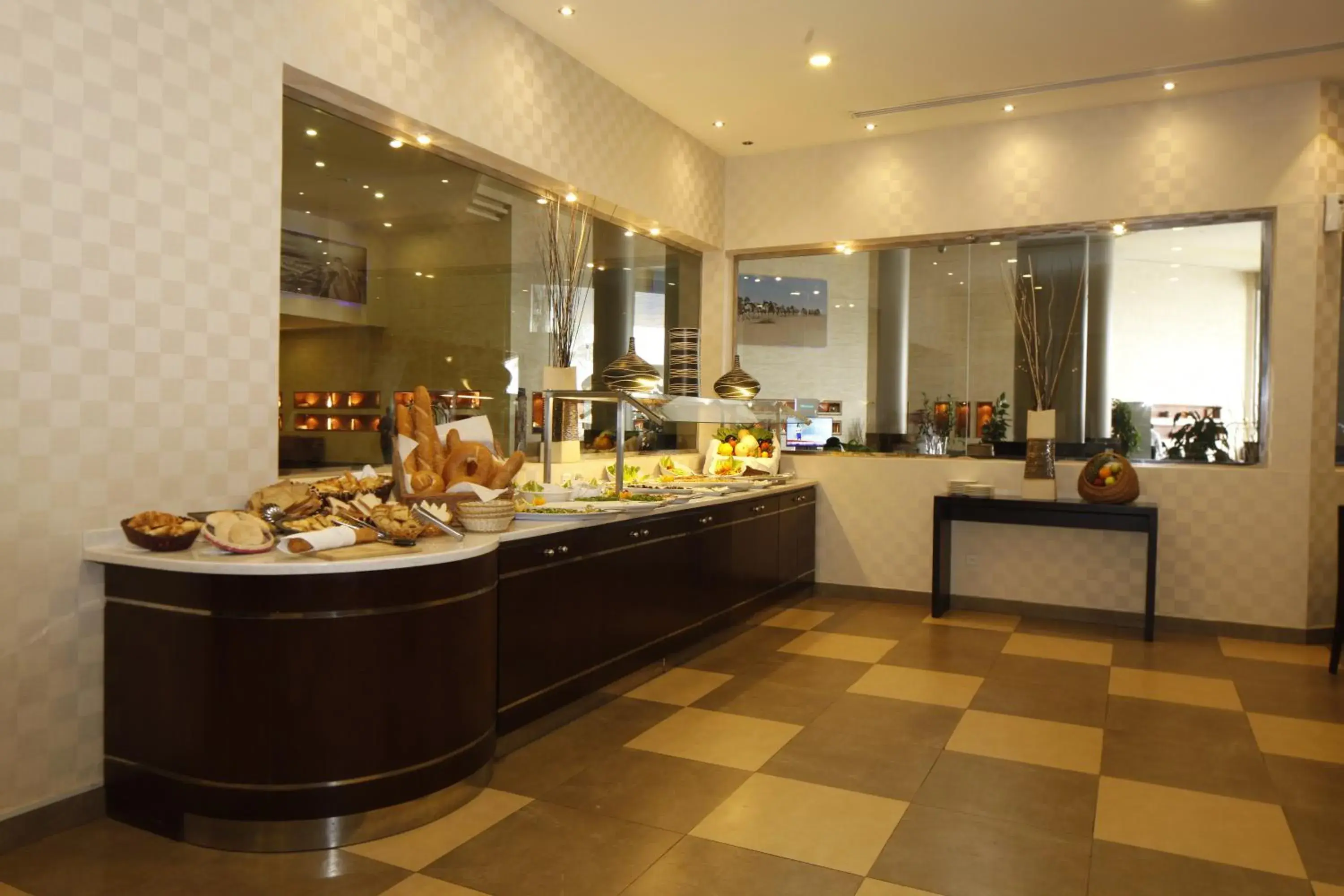 Restaurant/places to eat in Golden Tulip Hail Restaurant/places to eat in Golden Tulip Hail