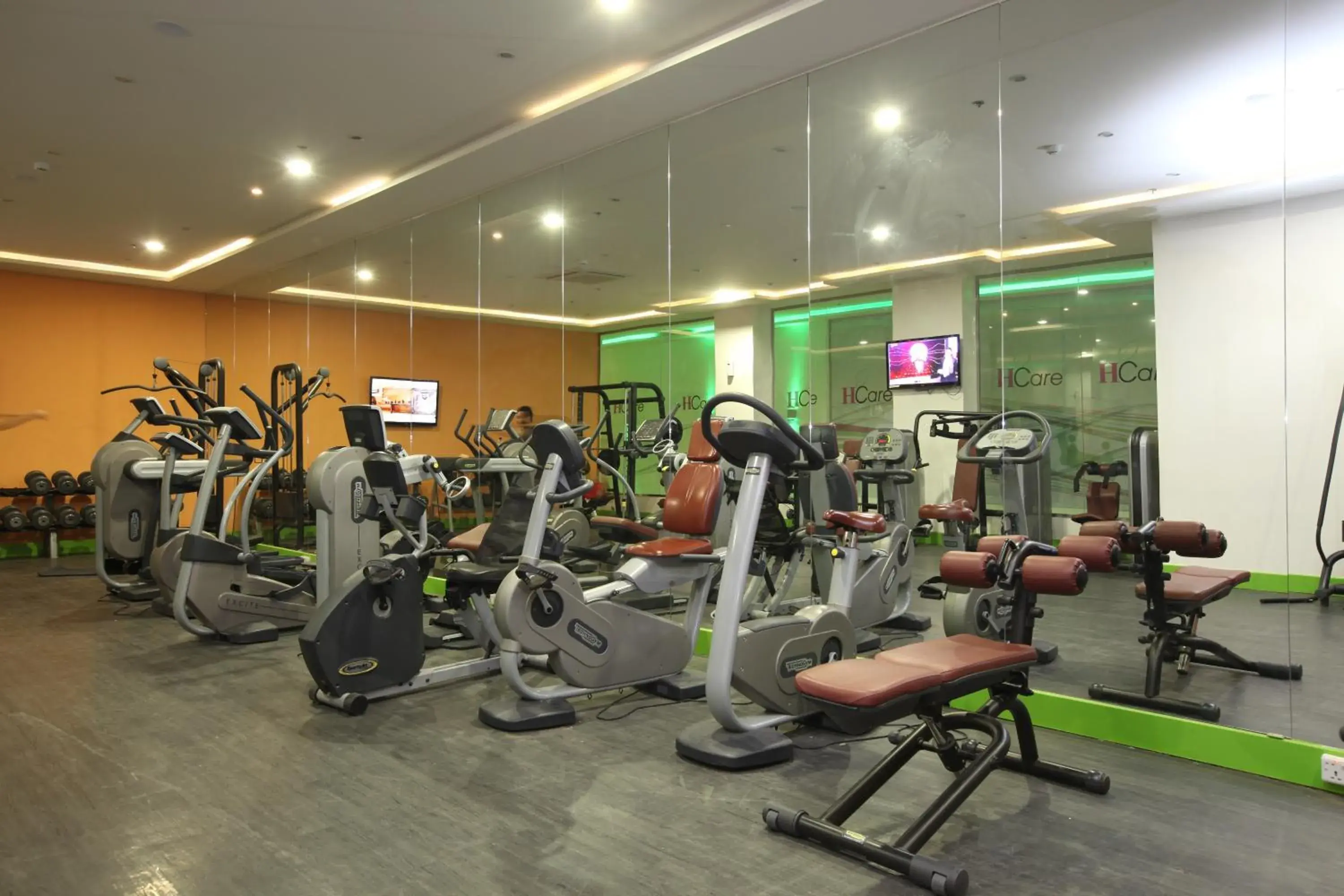 Fitness centre/facilities in Golden Tulip Hail Fitness centre/facilities in Golden Tulip Hail