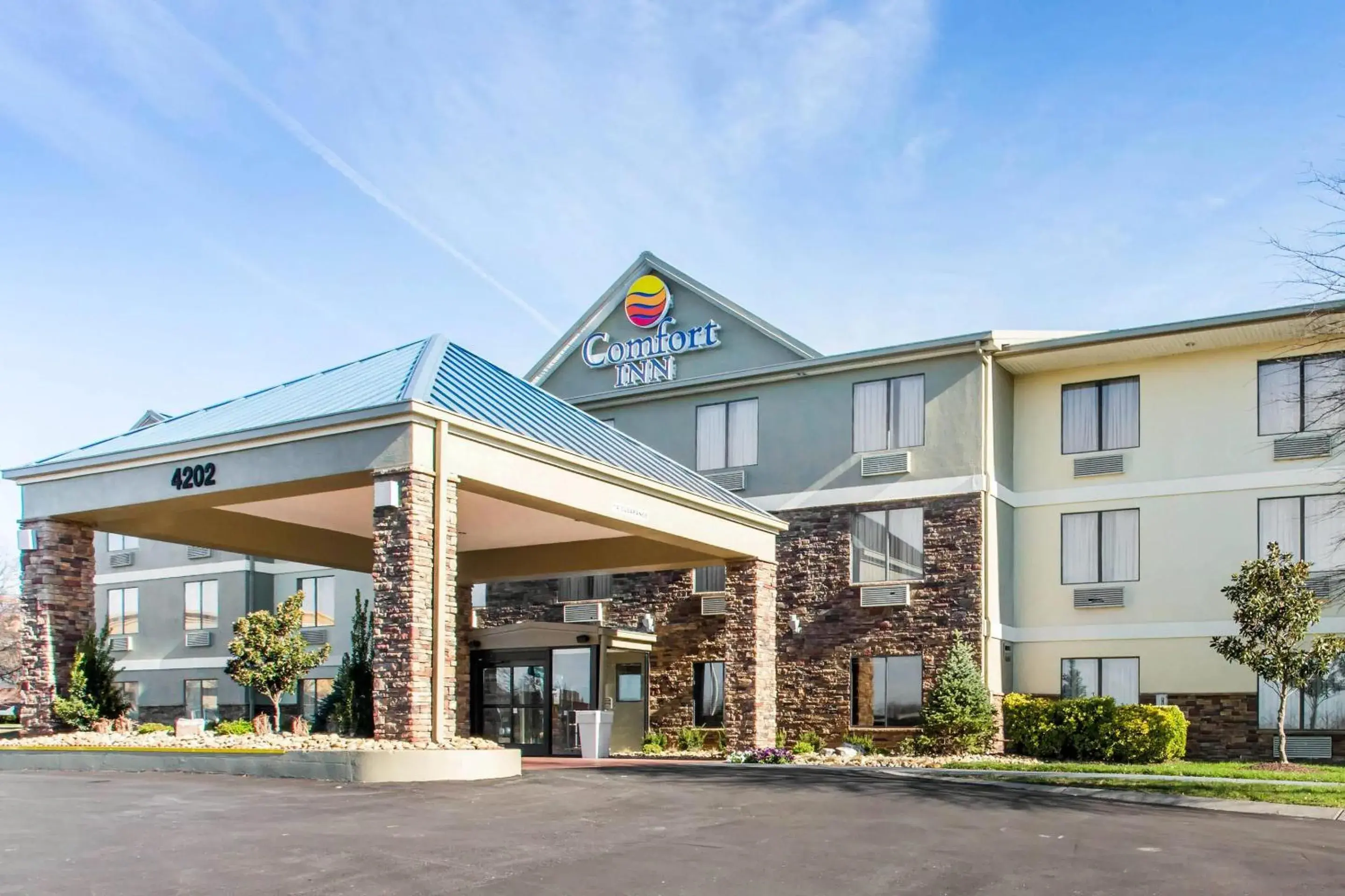 Property building in Comfort Inn Franklin Highway 96 Property building in Comfort Inn Franklin Highway 96