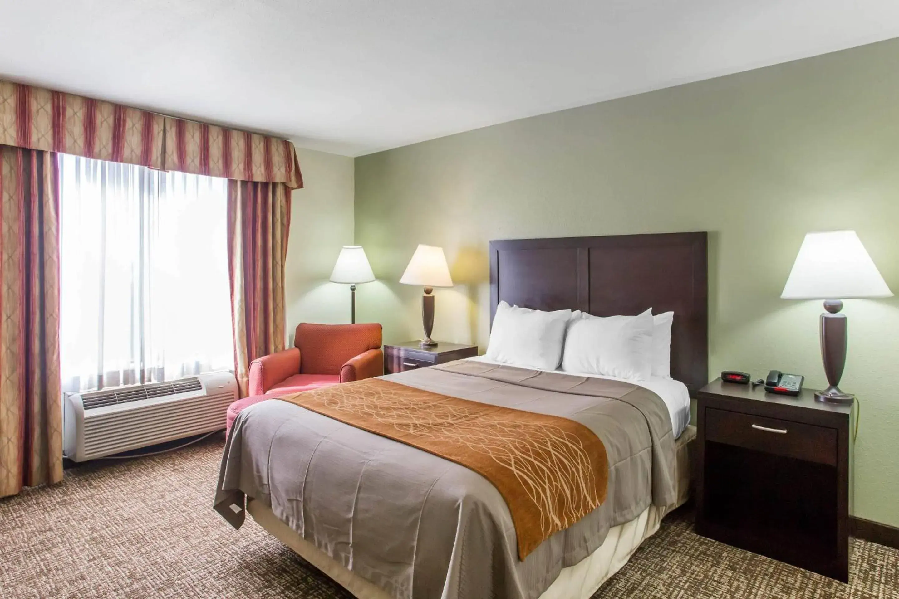 Bedroom, Bed in Comfort Inn Franklin Highway 96 Bedroom, Bed in Comfort Inn Franklin Highway 96