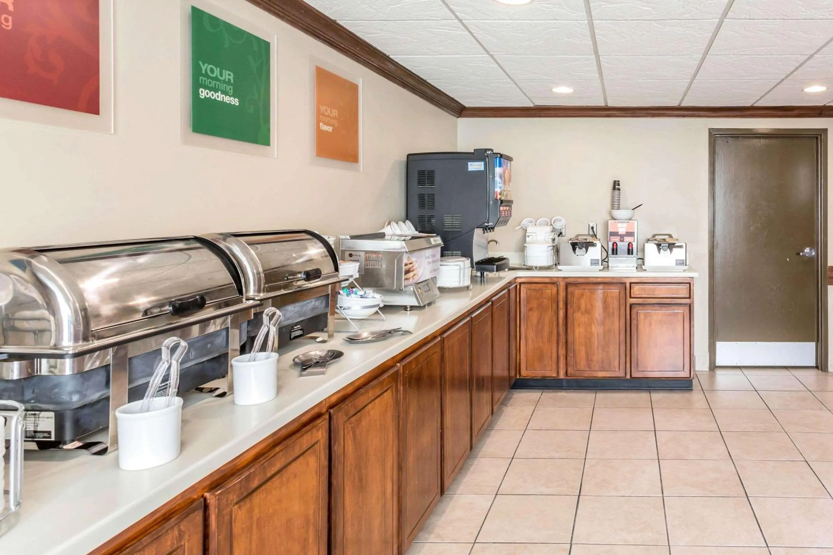 Breakfast in Comfort Inn Franklin Highway 96