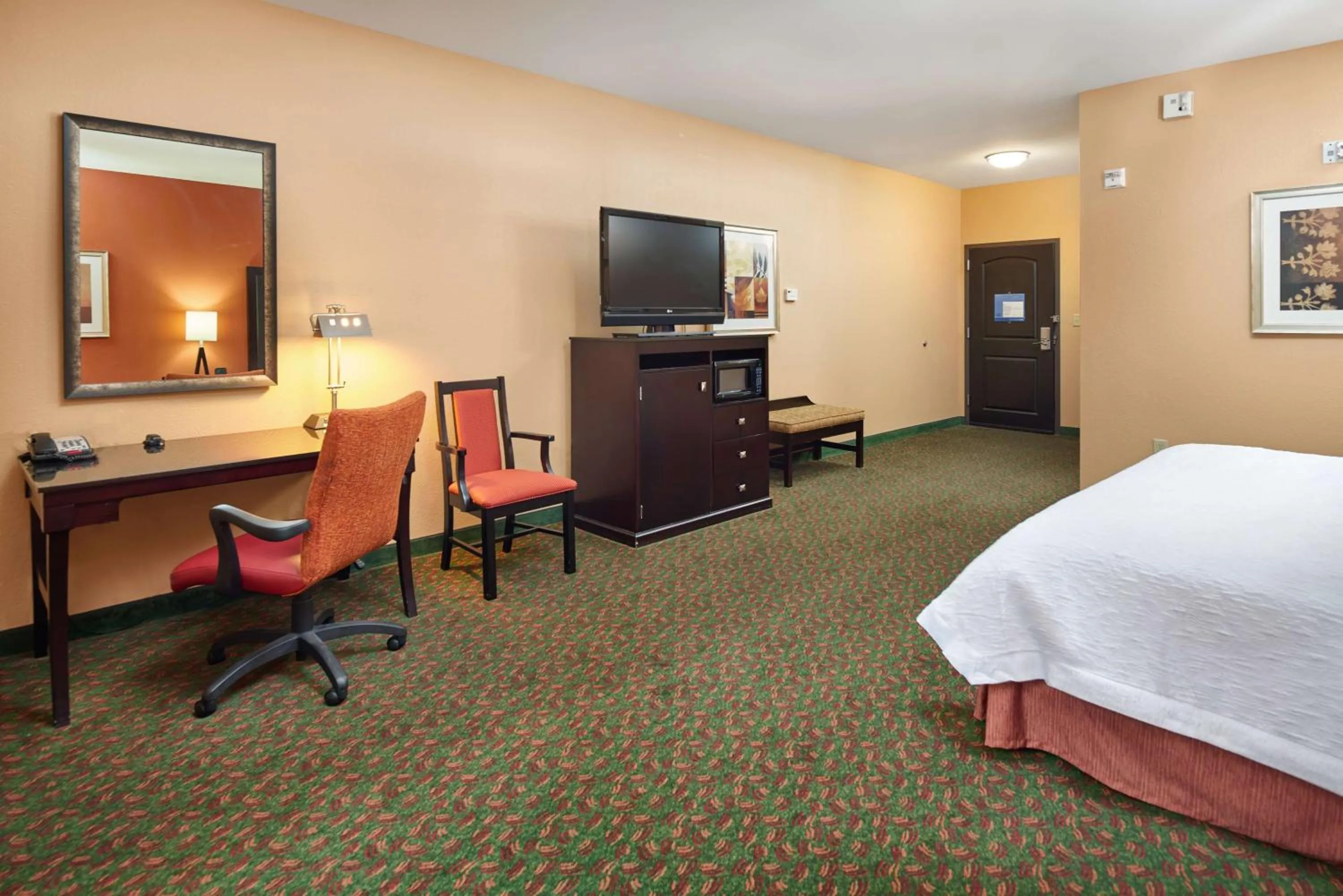 Bedroom, Bed in Hampton Inn & Suites Waco-South