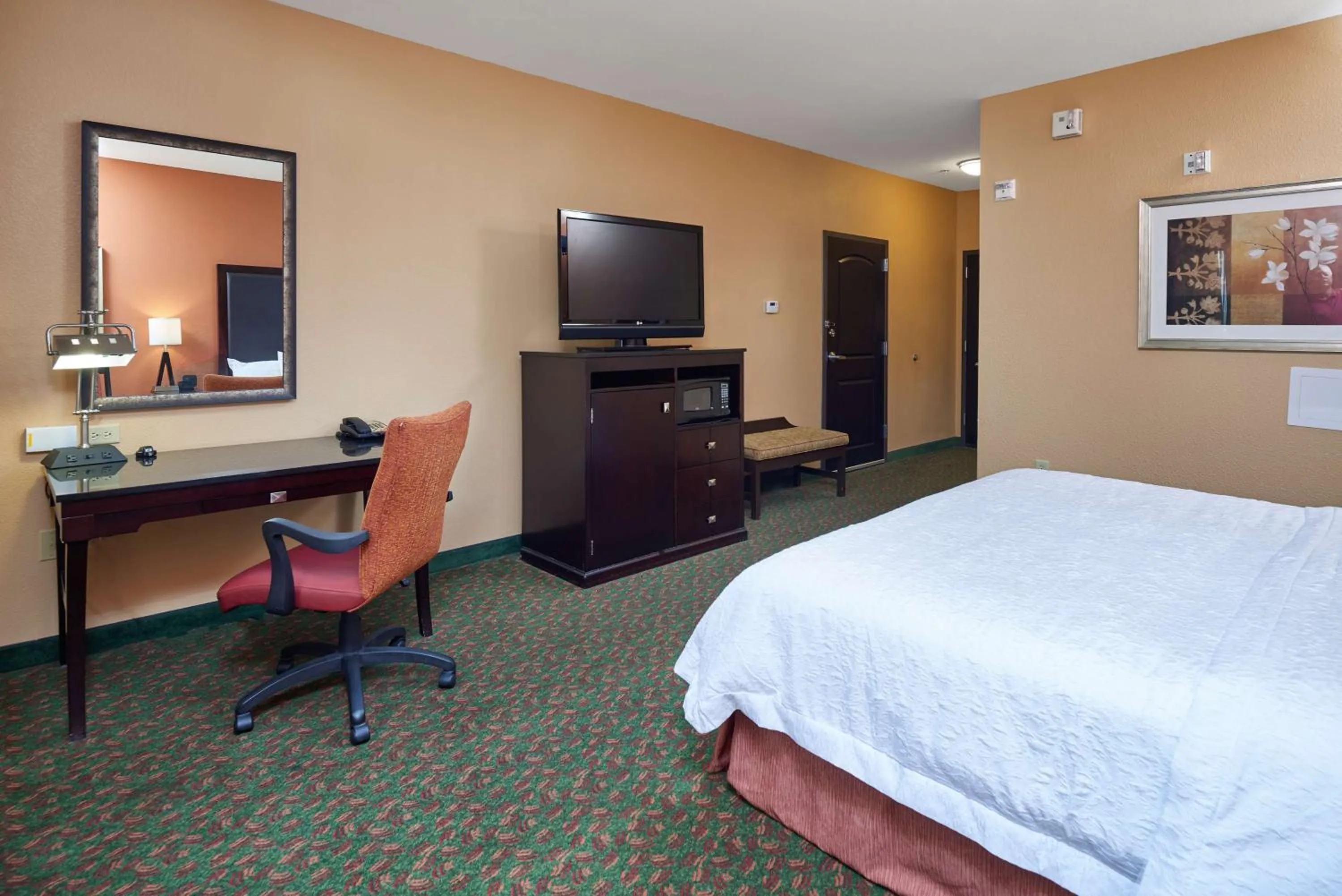 Bedroom, Bed in Hampton Inn & Suites Waco-South