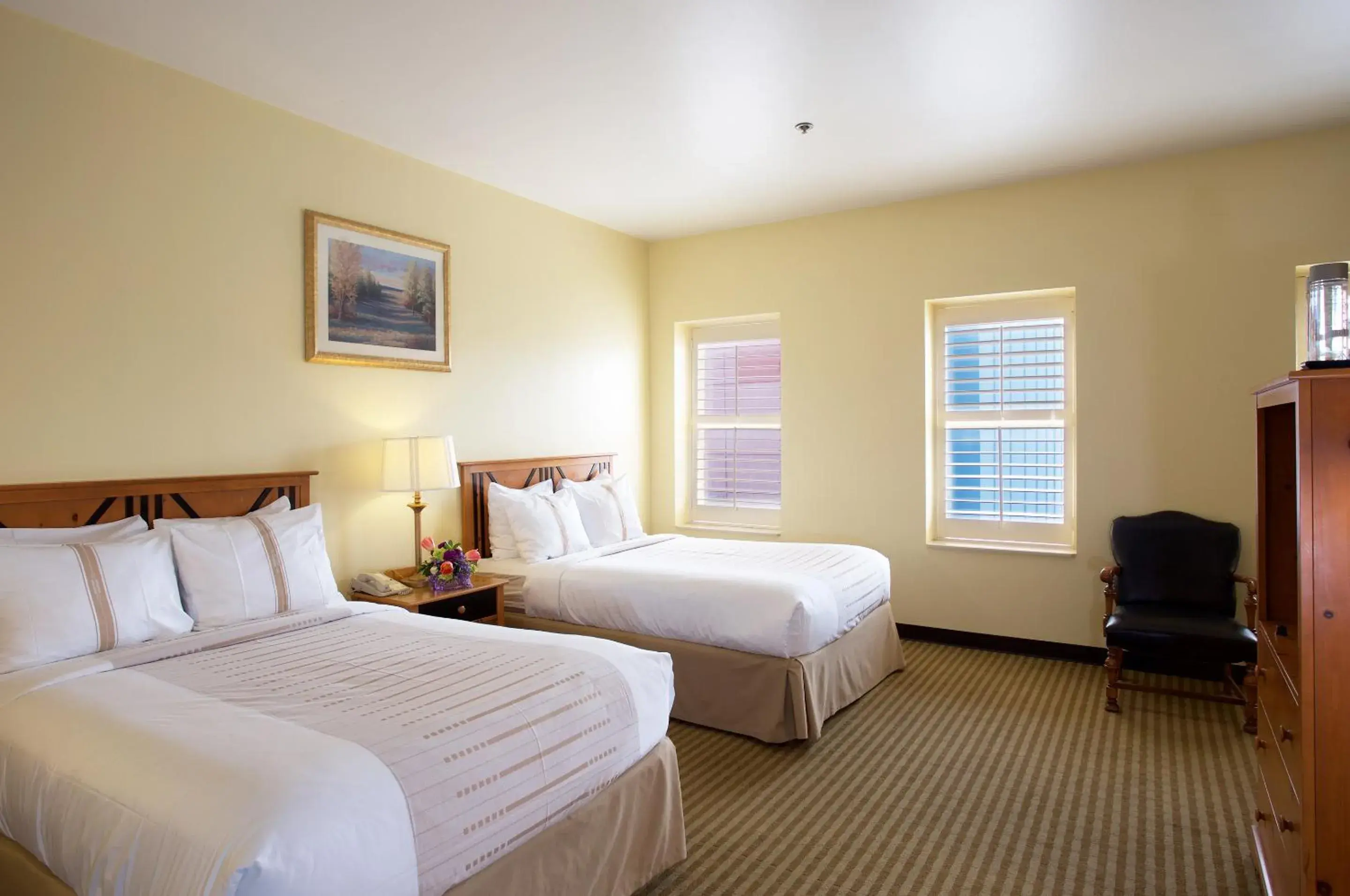 Photo of the whole room, Bed in The Crockett Hotel Photo of the whole room, Bed in The Crockett Hotel