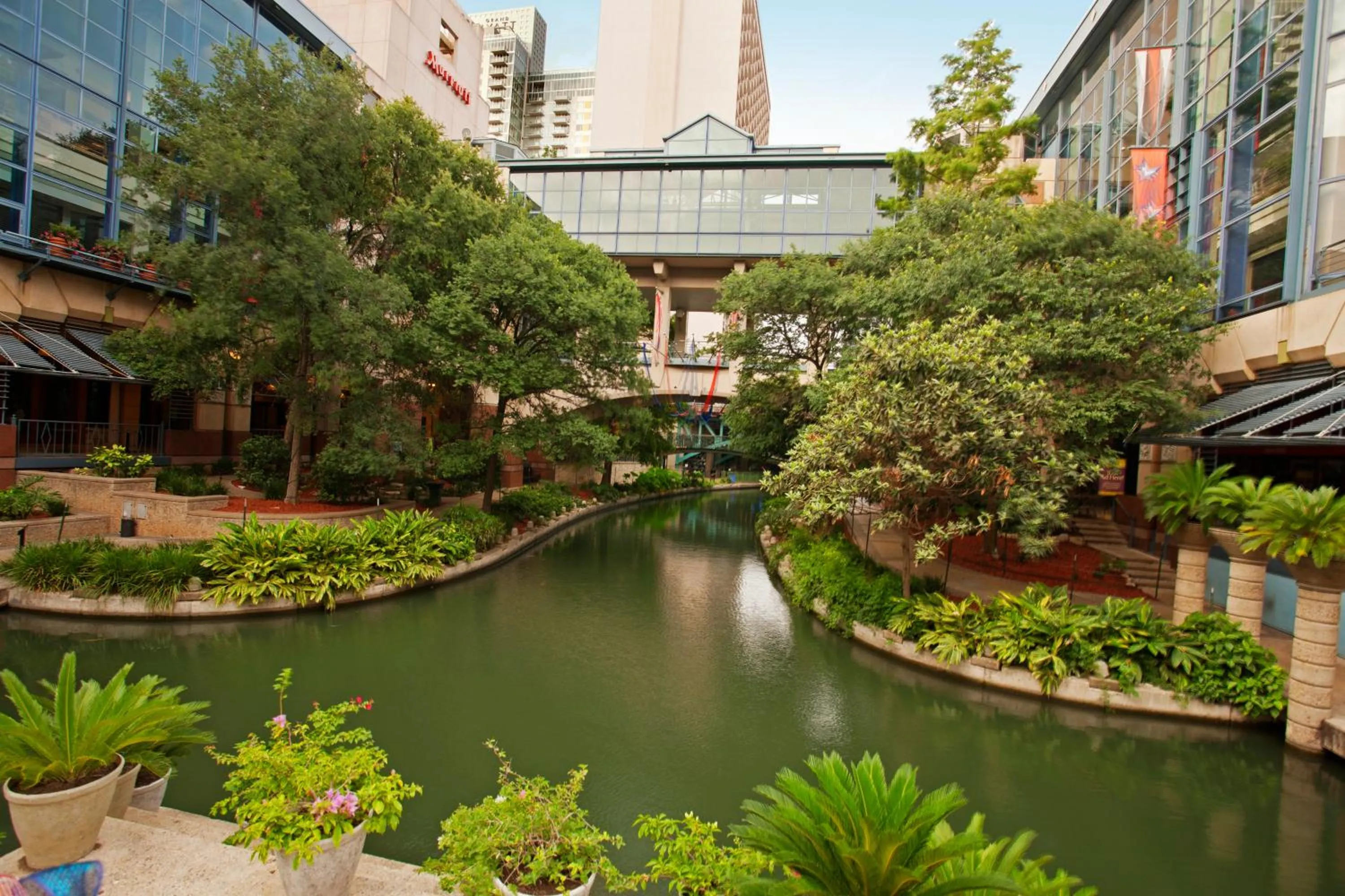 Nearby landmark in The Crockett Hotel