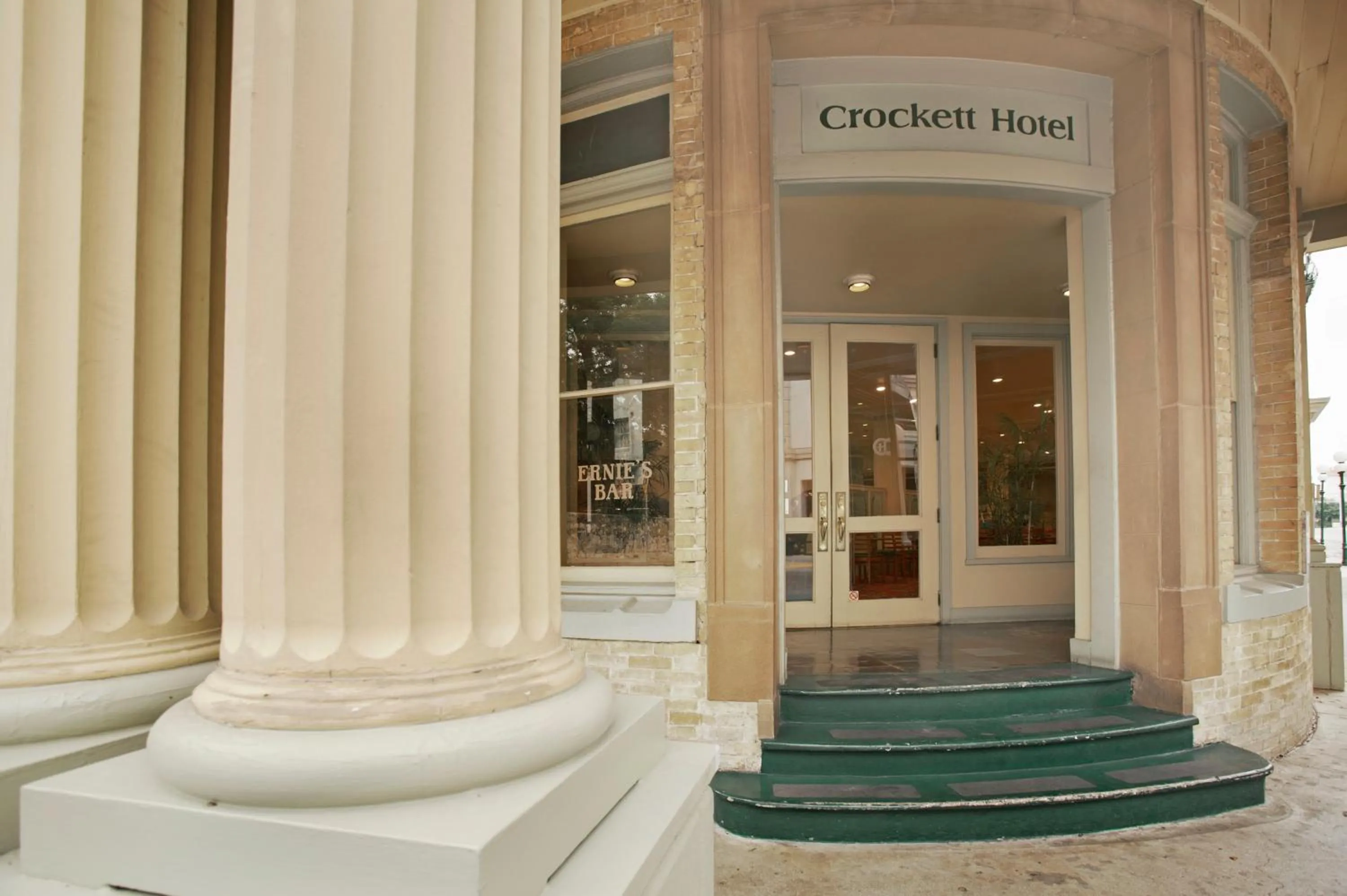 Facade/entrance in The Crockett Hotel