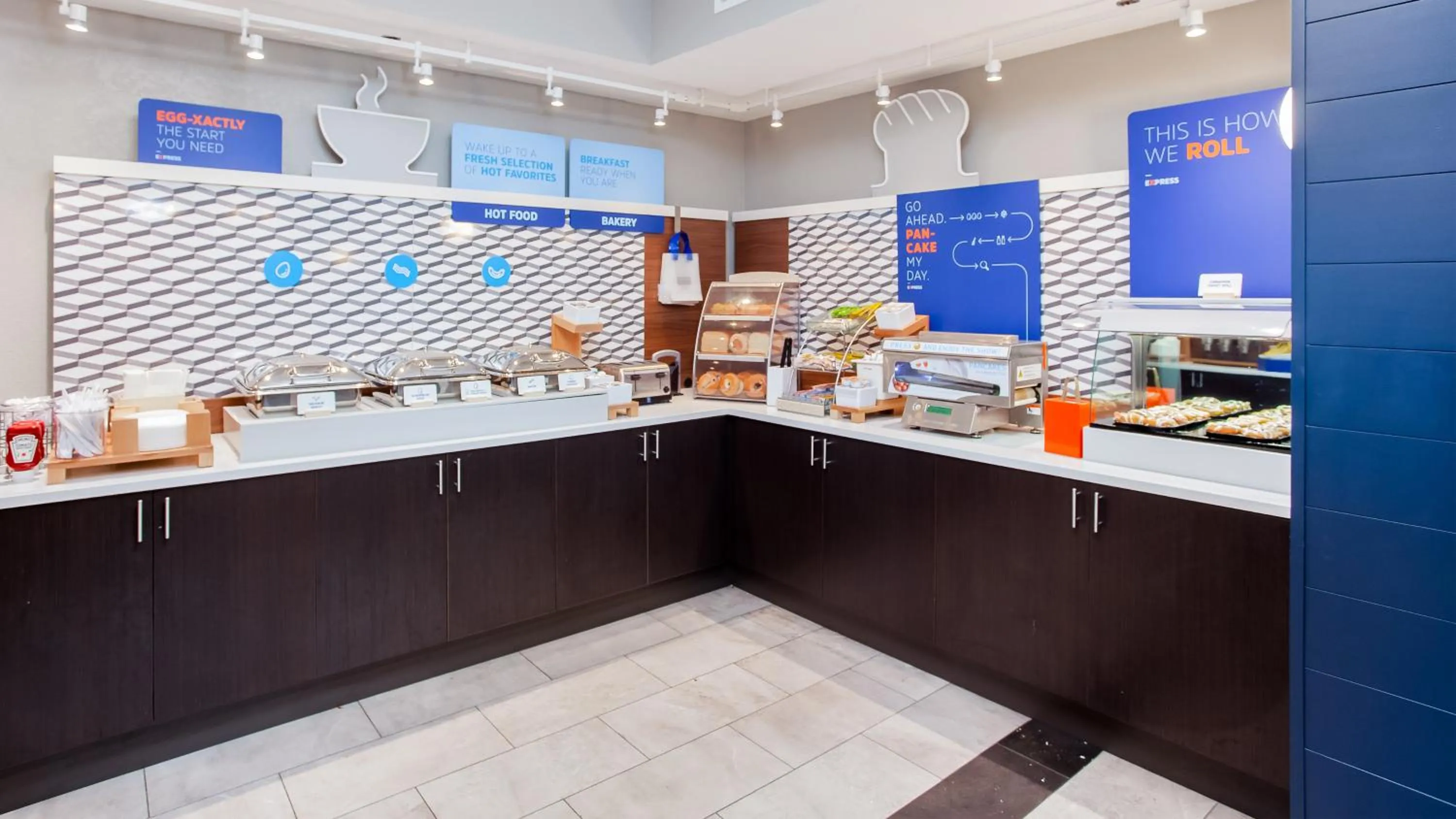 Breakfast in Holiday Inn Express Orange Beach - On The Beach by IHG