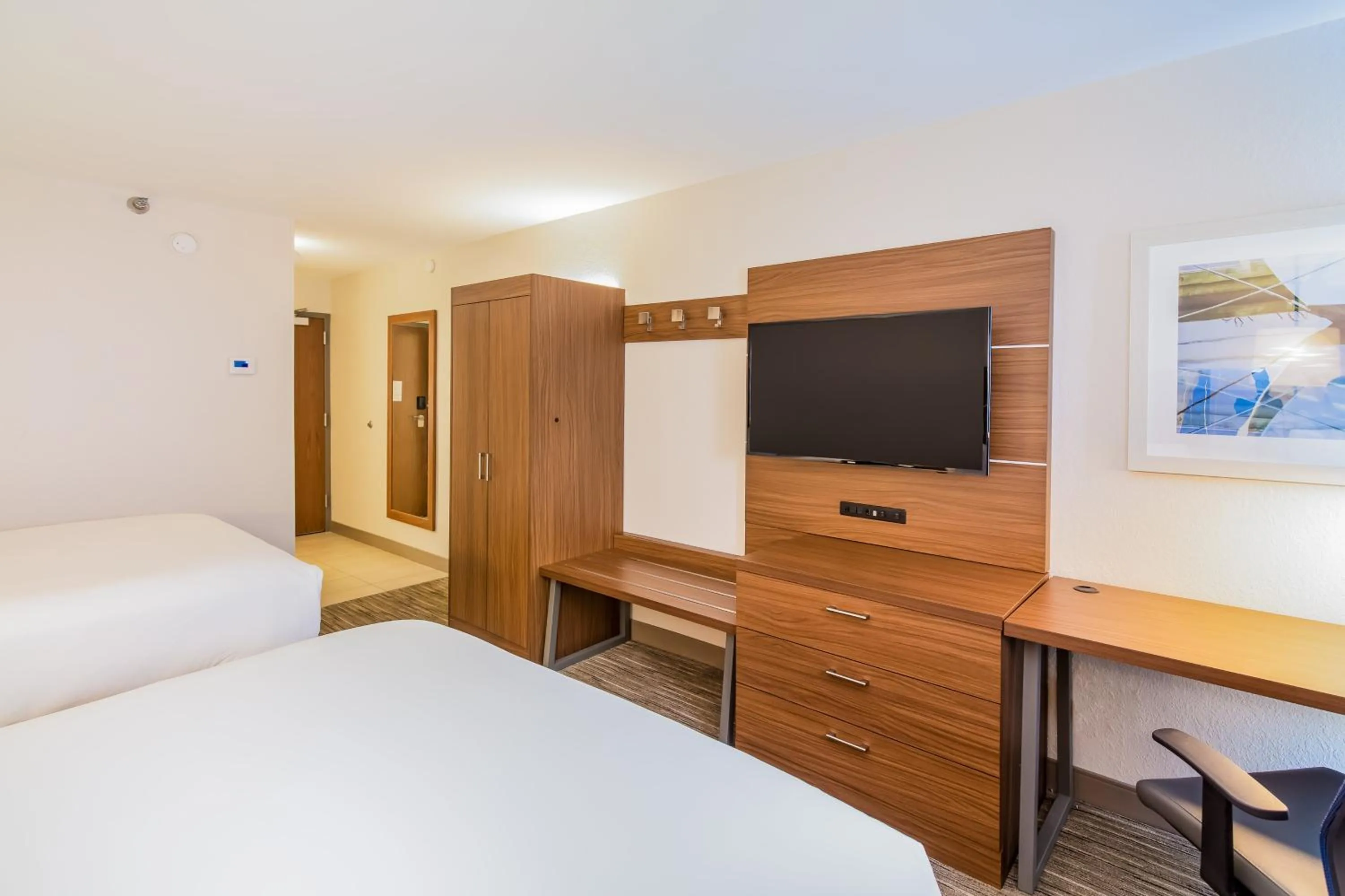 Photo of the whole room, Bed in Holiday Inn Express Orange Beach - On The Beach by IHG