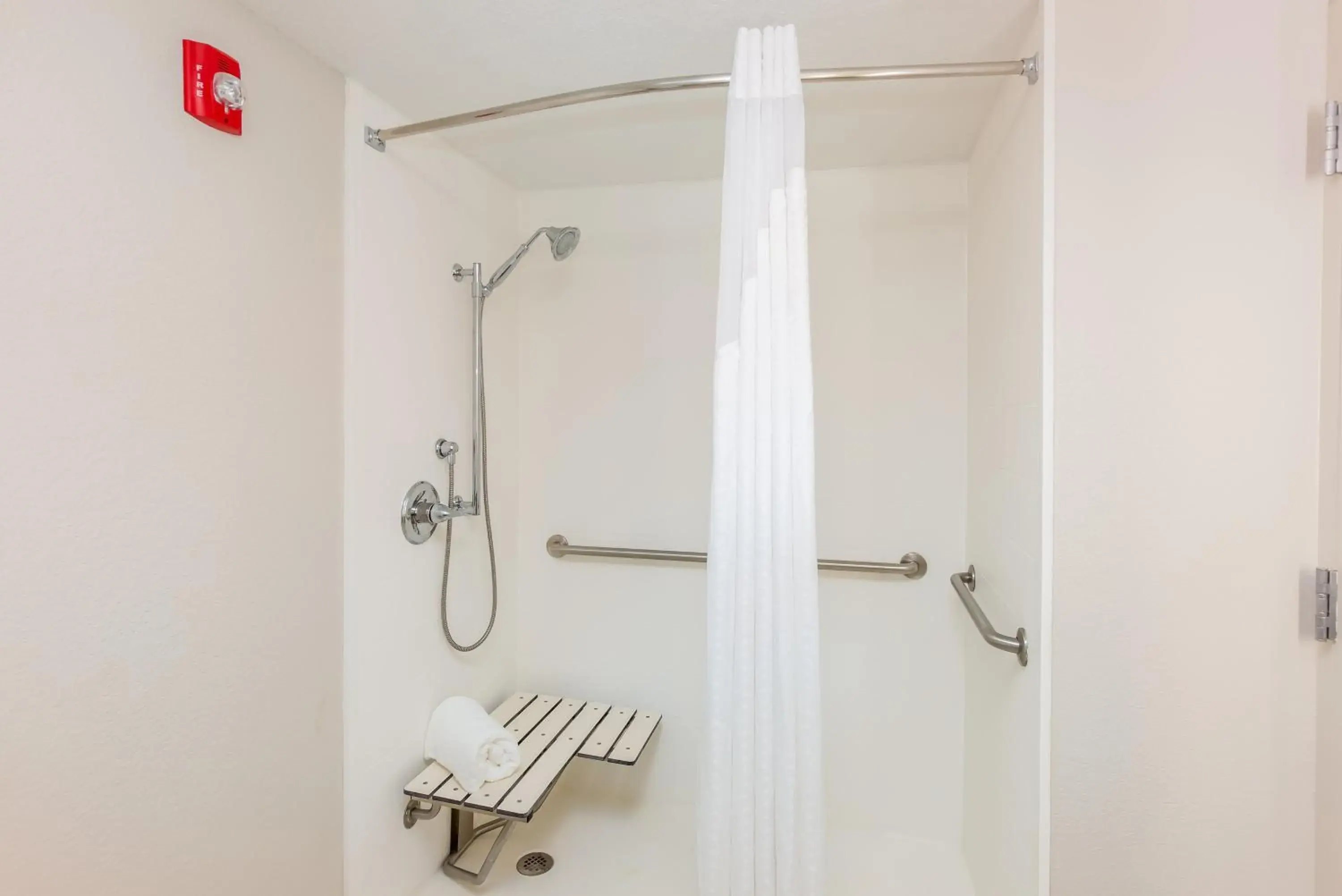 Queen Room with Two Queen Beds - Disability Access/Non-Smoking in Holiday Inn Express Orange Beach - On The Beach by IHG Queen Room with Two Queen Beds - Disability Access/Non-Smoking in Holiday Inn Express Orange Beach - On The Beach by IHG