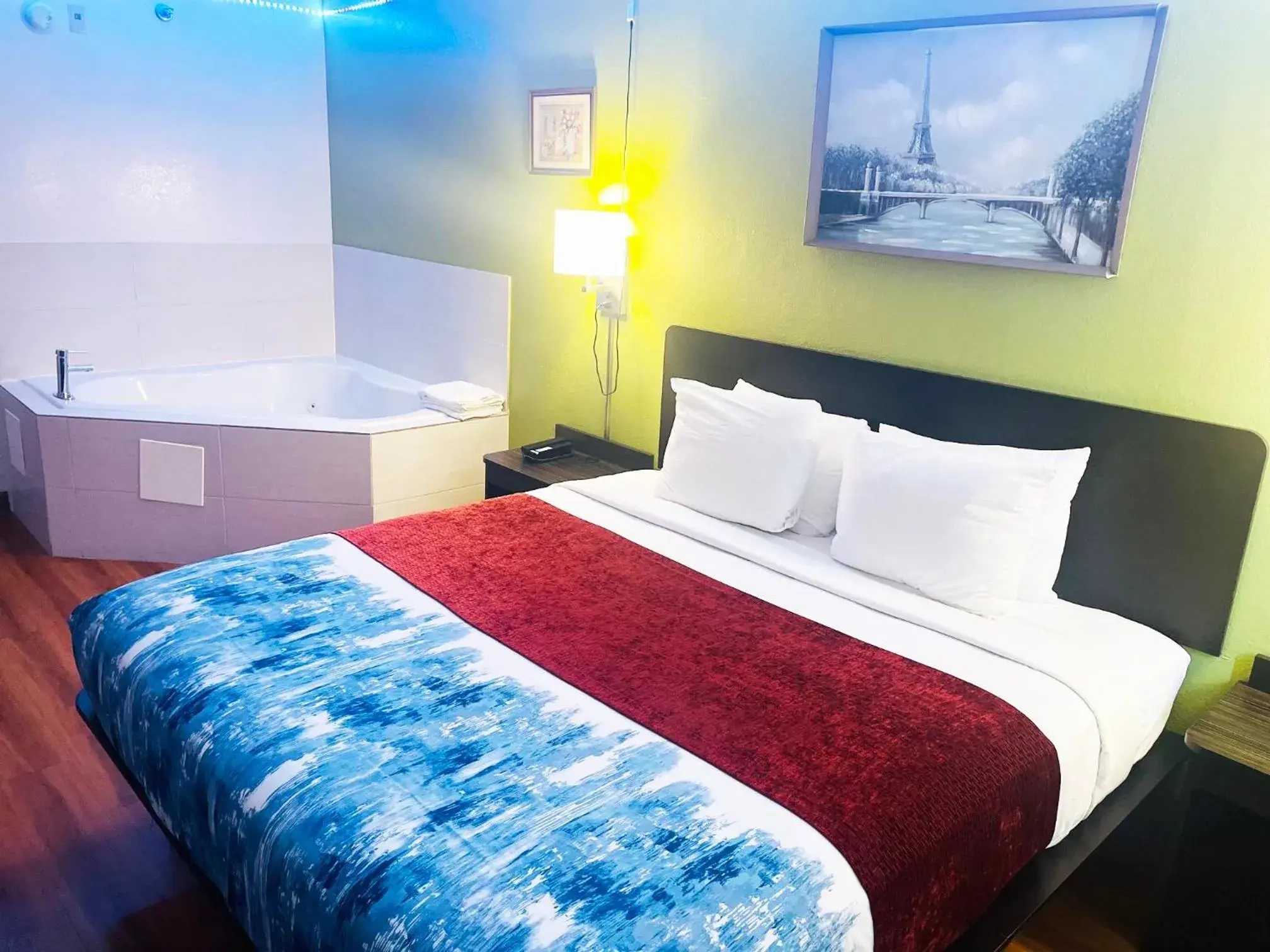 Bedroom, Bed in Willow Lodge Willoughby Cleveland Bedroom, Bed in Willow Lodge Willoughby Cleveland