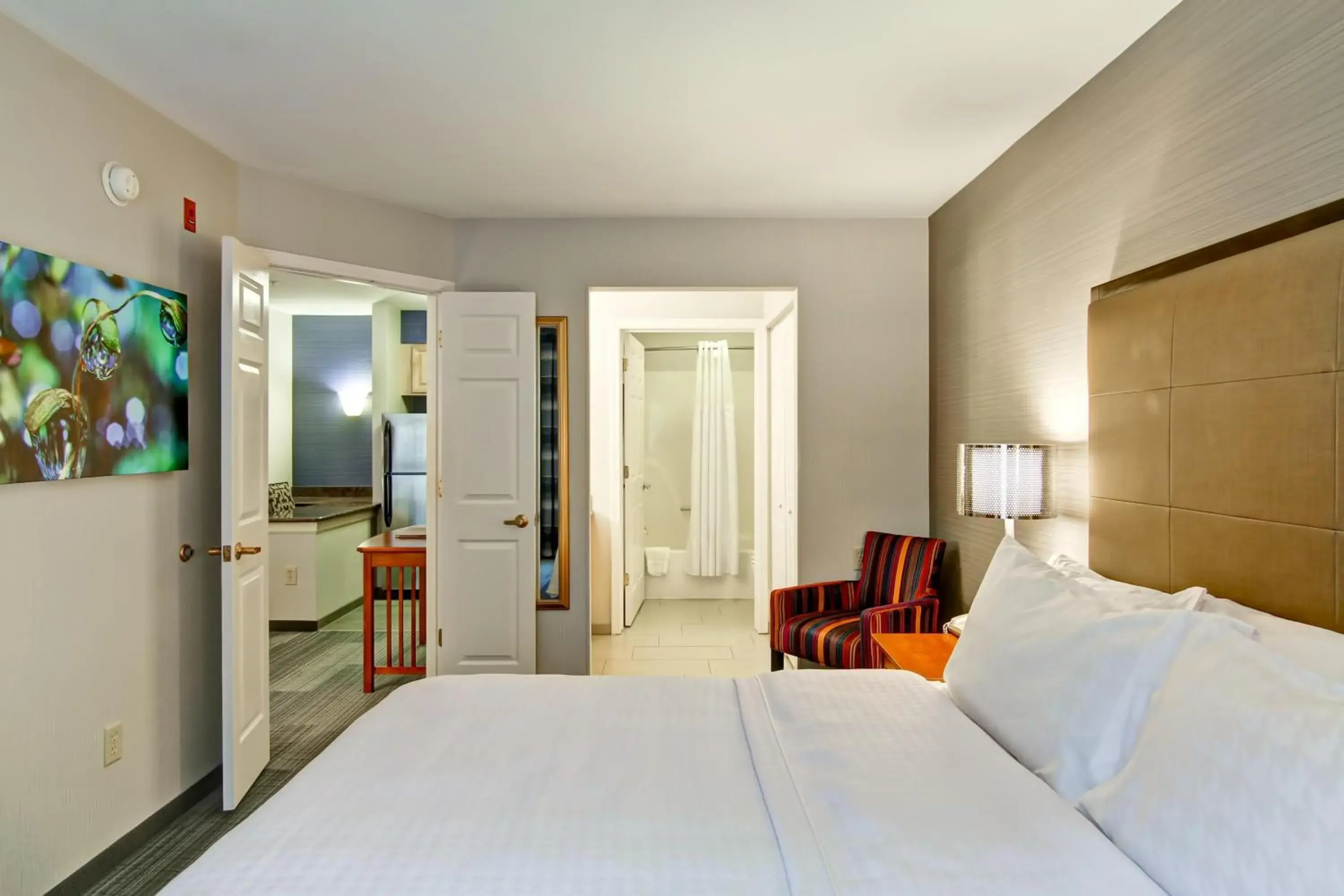 Bed in Homewood Suites by Hilton Stratford Bed in Homewood Suites by Hilton Stratford