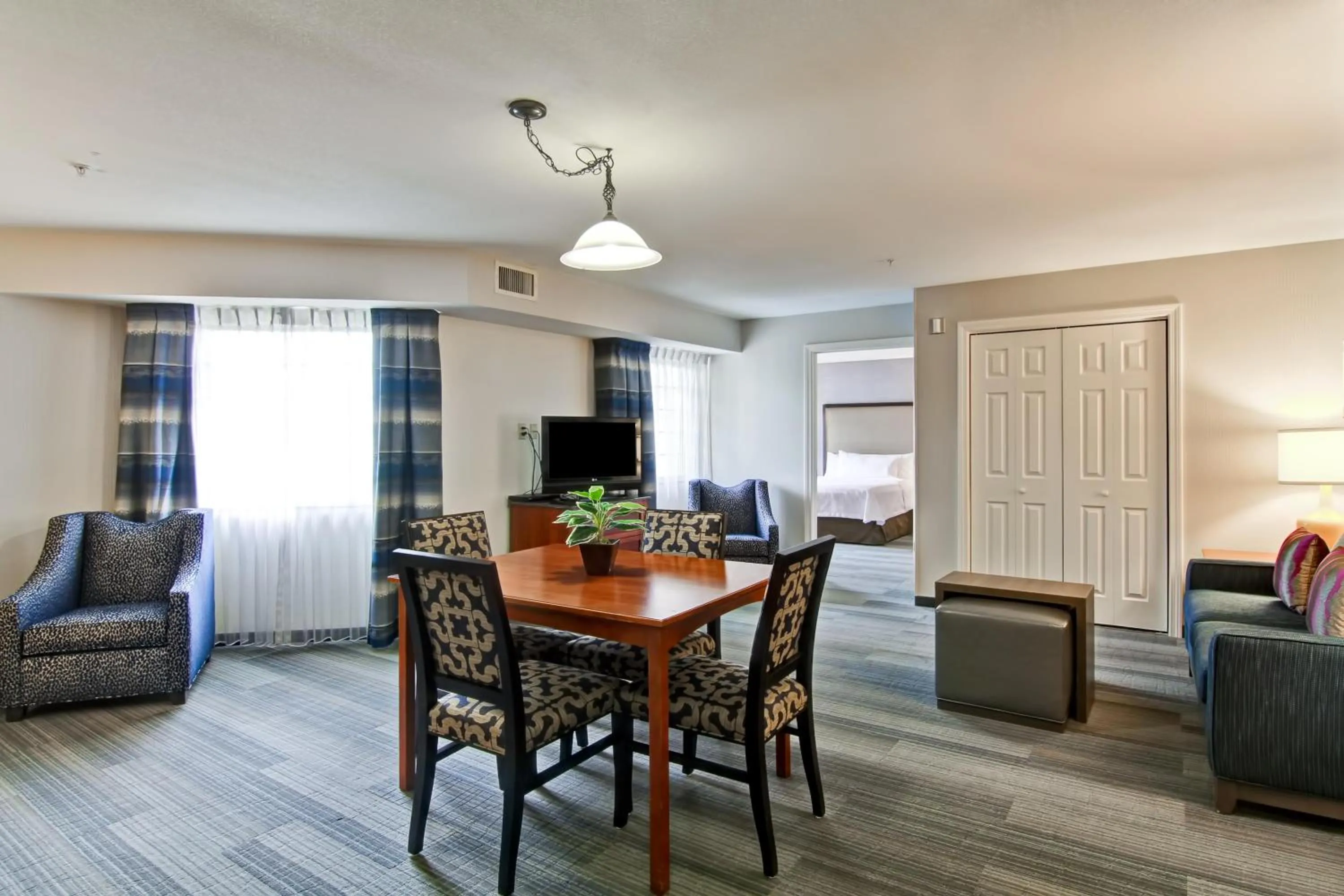 Living room in Homewood Suites by Hilton Stratford