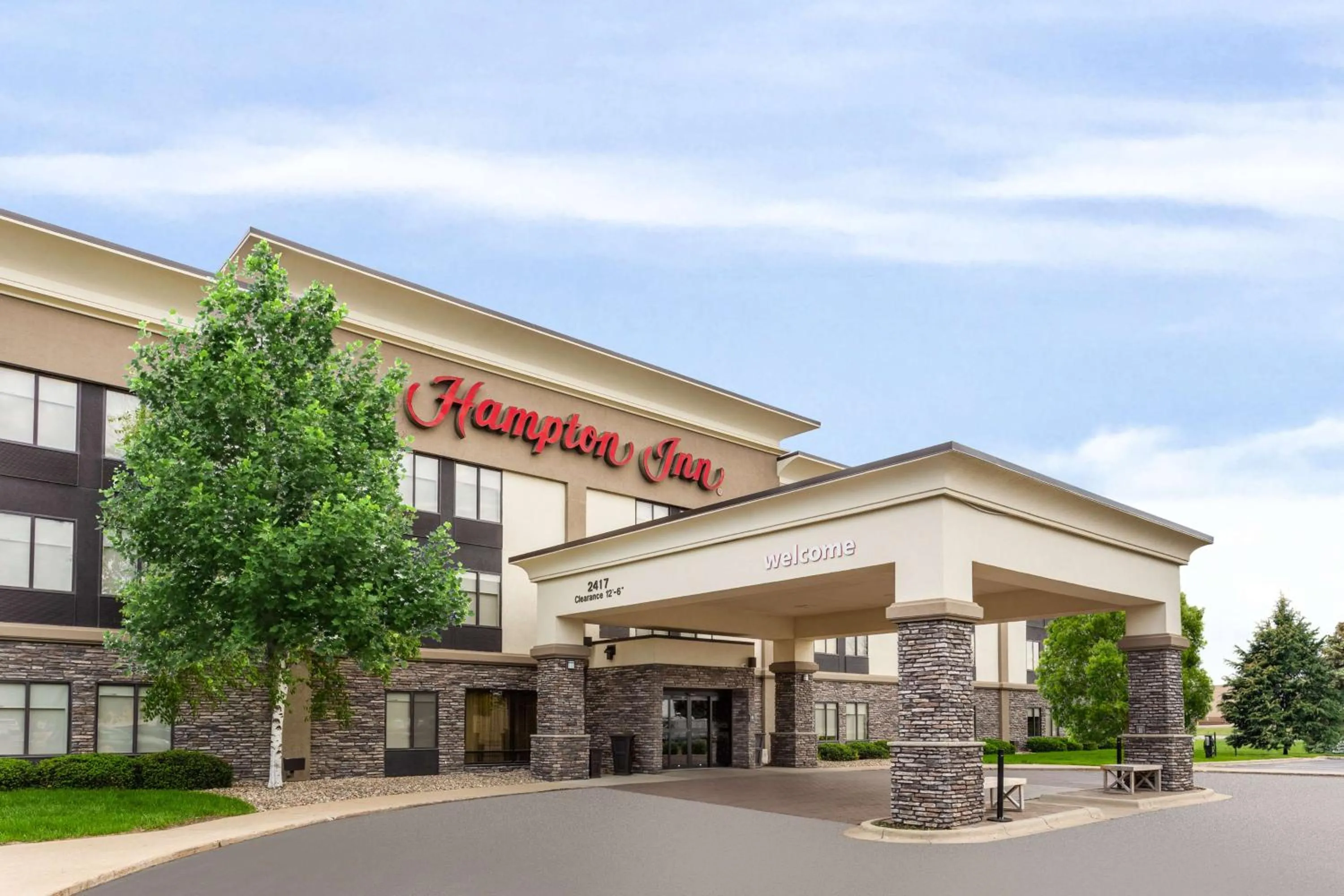 Property building in Hampton Inn Sioux Falls