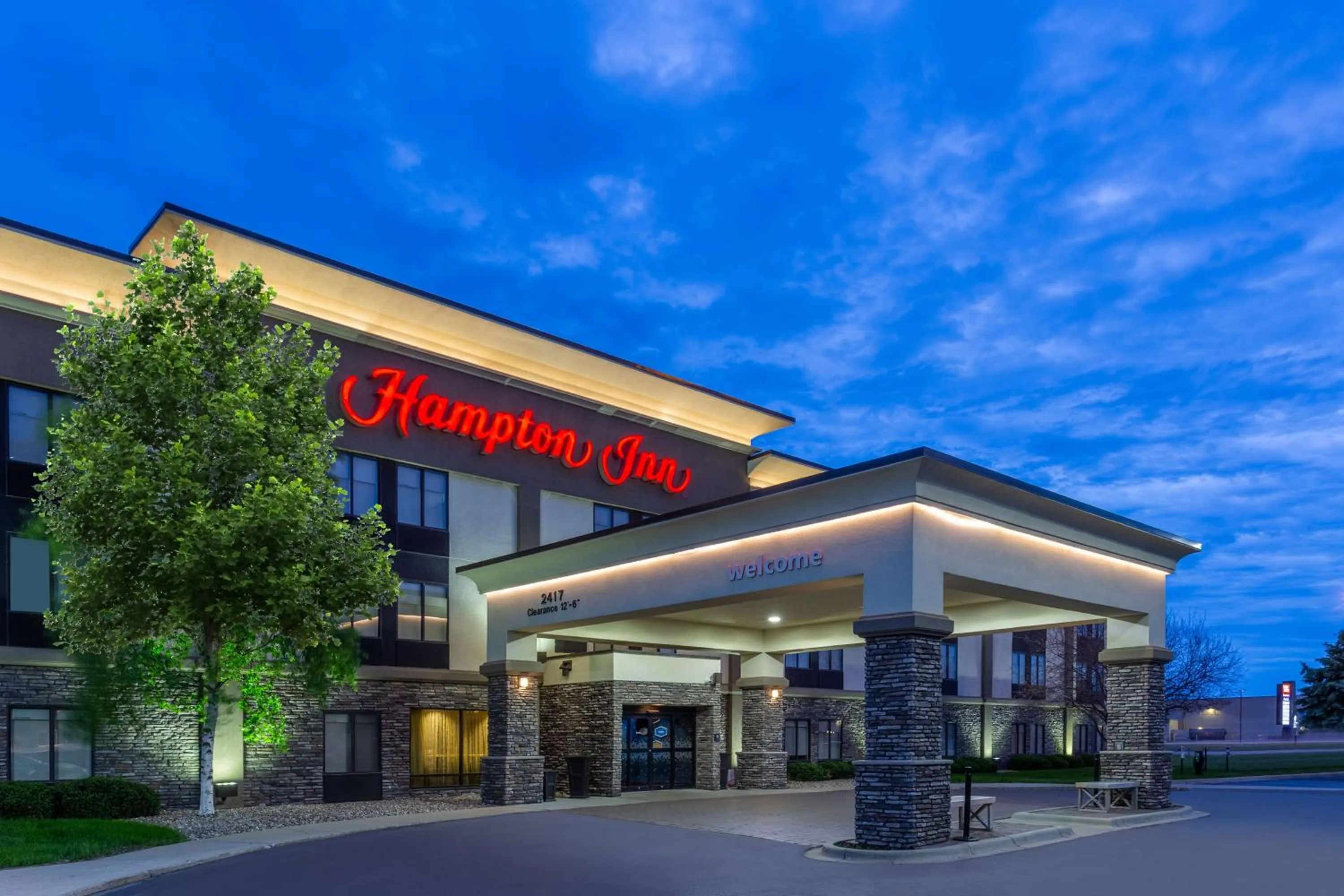 Property building in Hampton Inn Sioux Falls