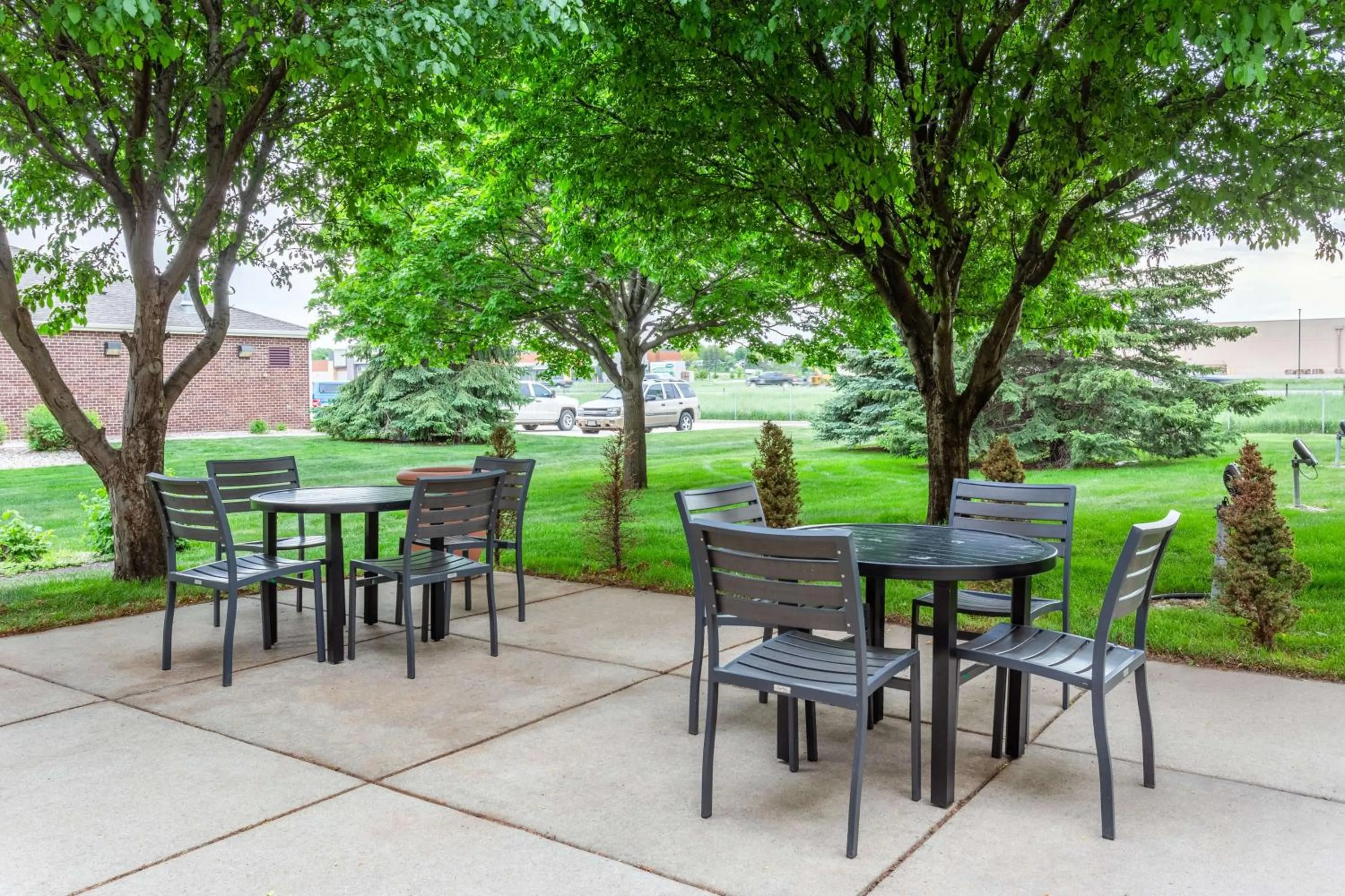 Patio in Hampton Inn Sioux Falls