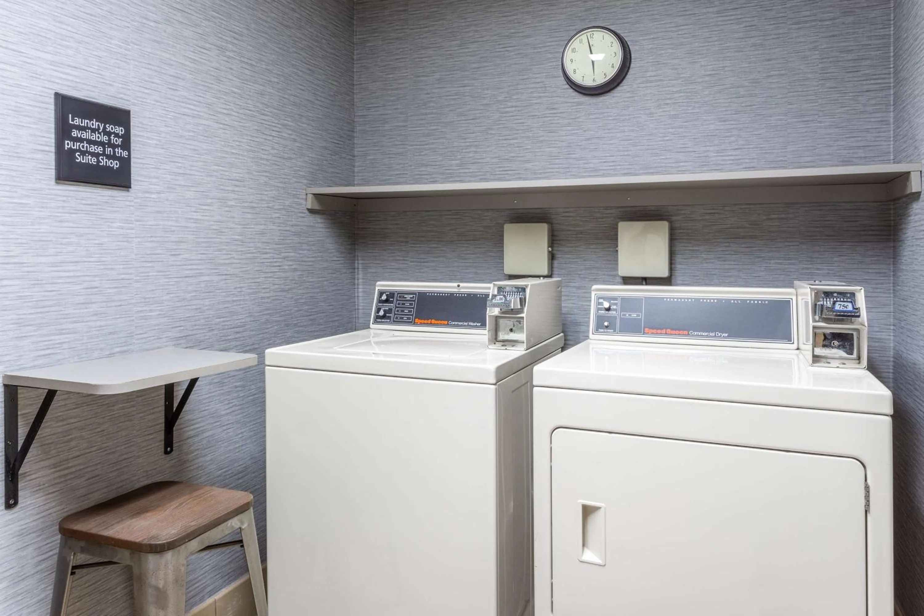 Property building in Hampton Inn Sioux Falls