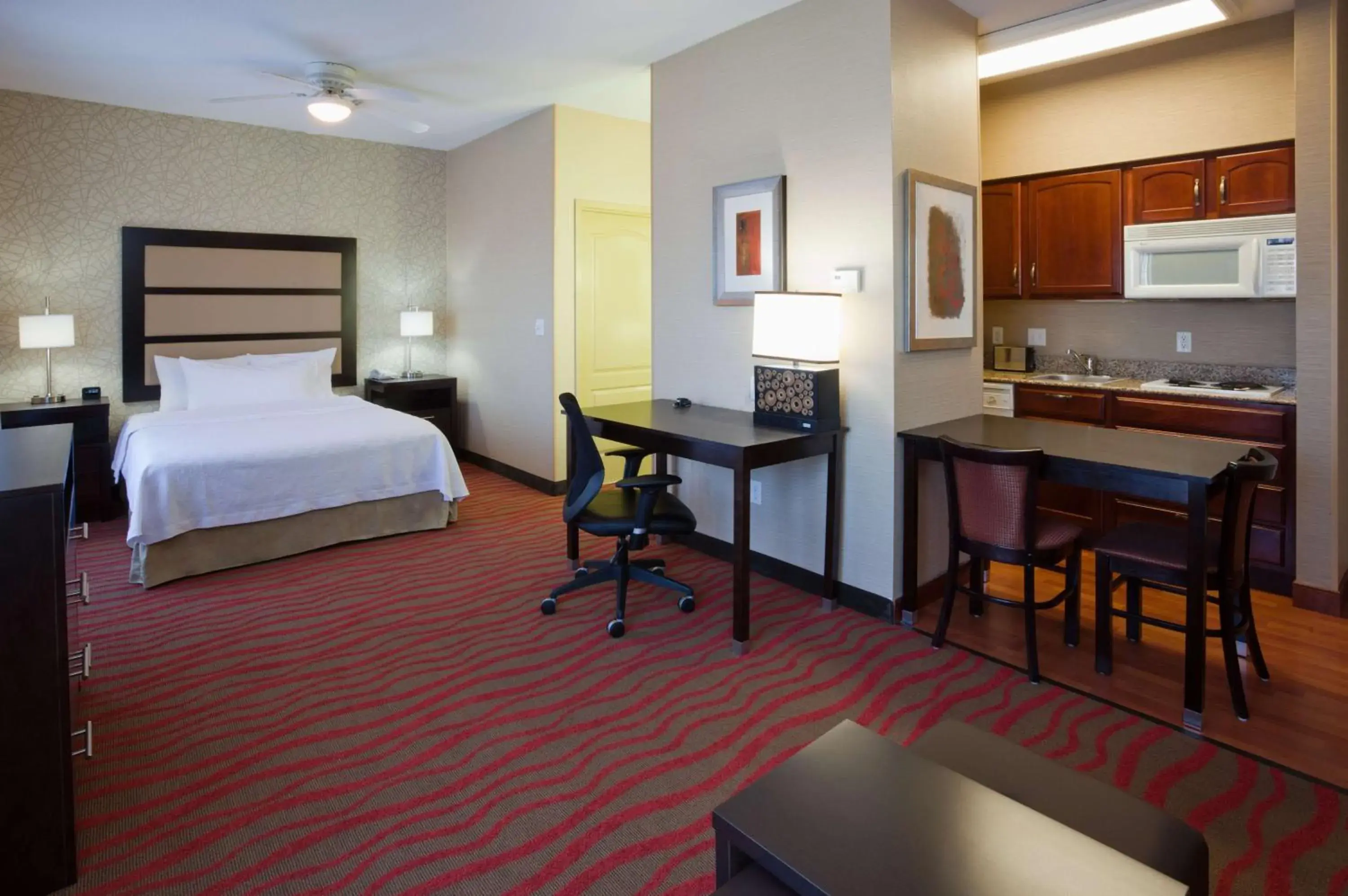 Queen Studio - Hearing Accessible/Non-Smoking in Homewood Suites by Hilton Sioux Falls Queen Studio - Hearing Accessible/Non-Smoking in Homewood Suites by Hilton Sioux Falls