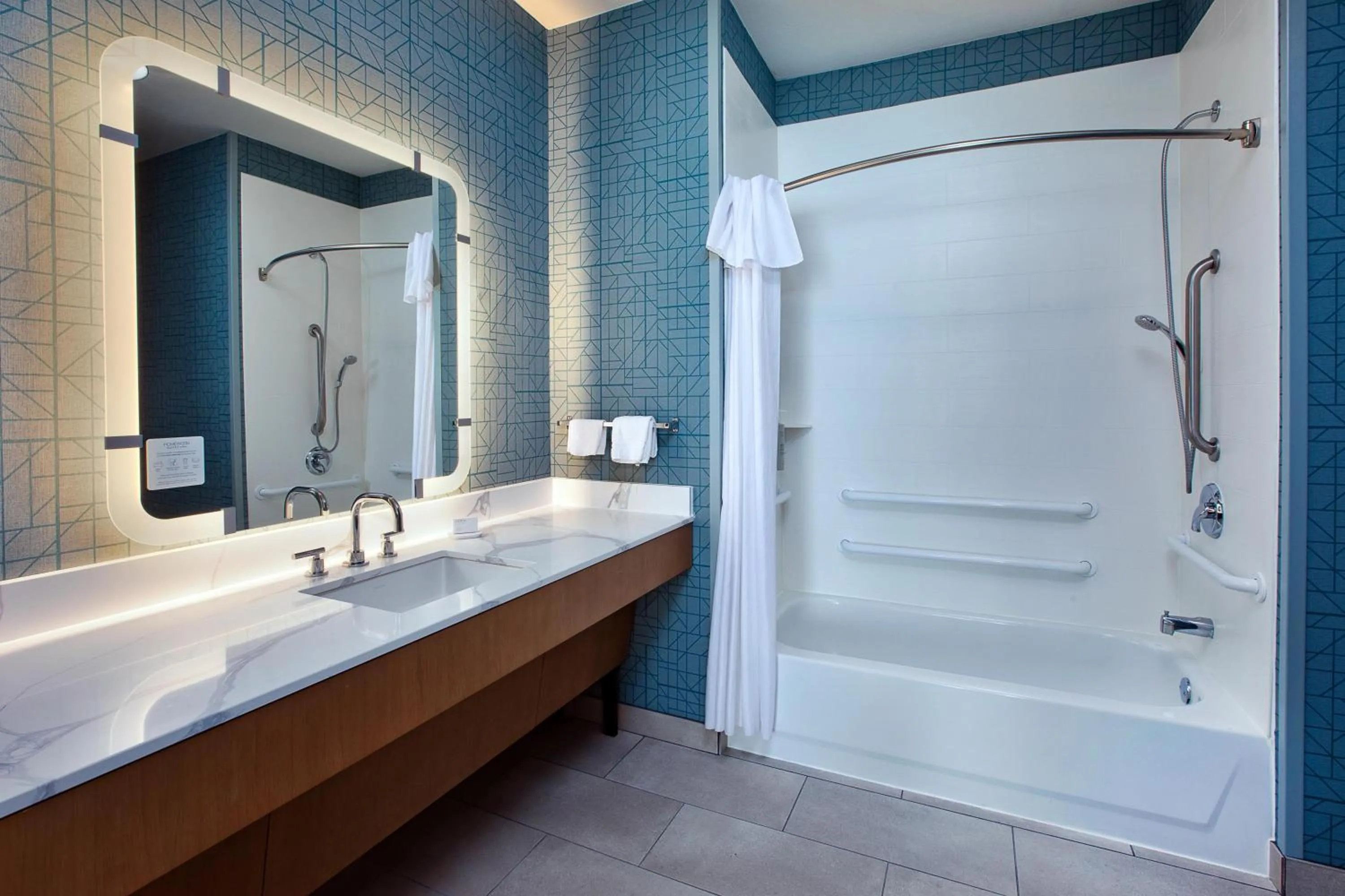Bathroom in Homewood Suites by Hilton Sioux Falls