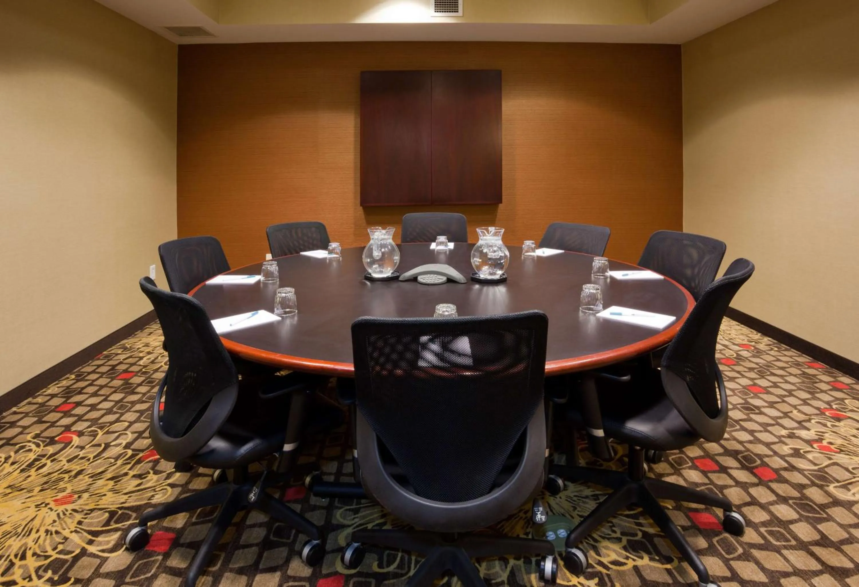 Meeting/conference room in Homewood Suites by Hilton Sioux Falls
