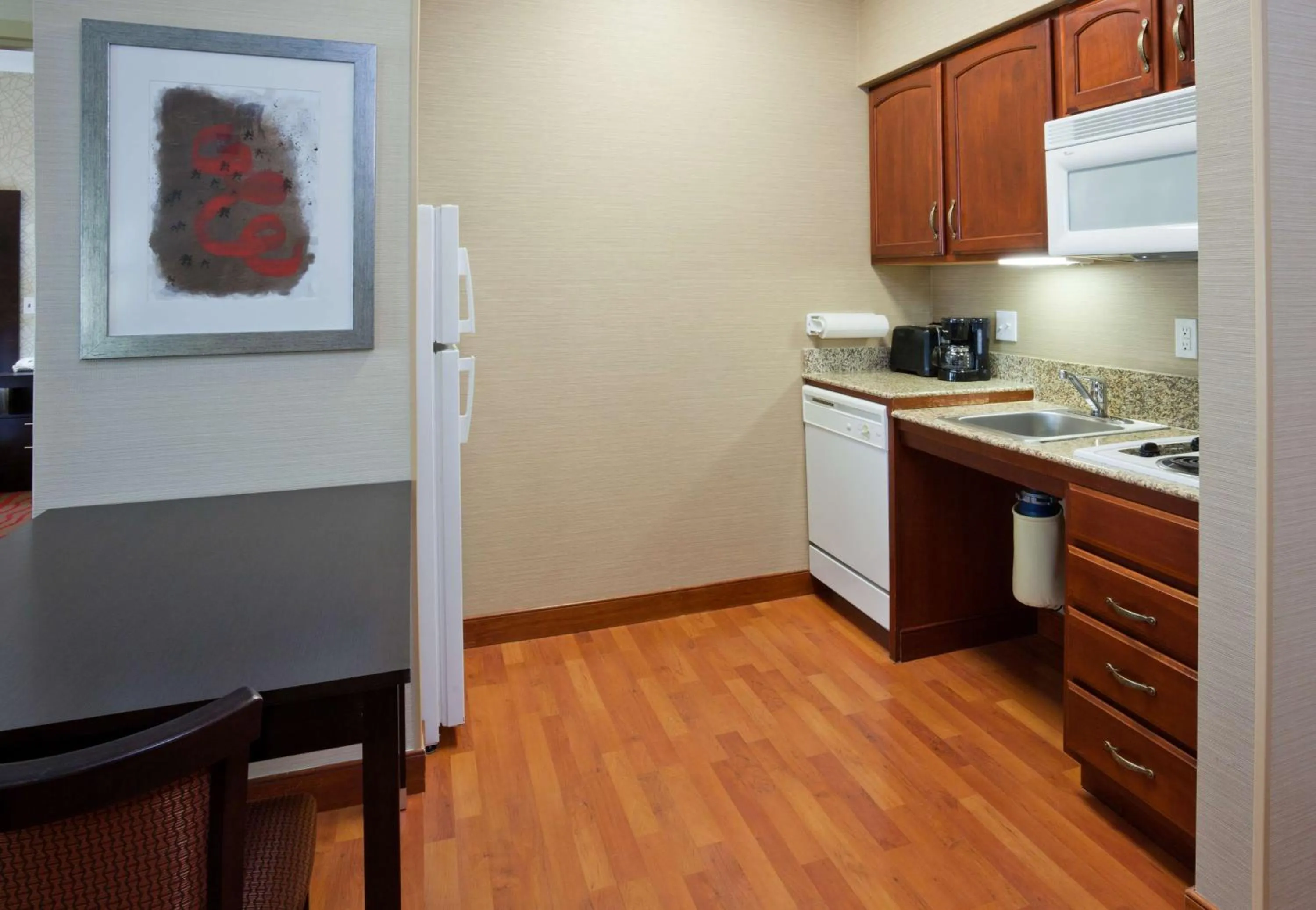 Kitchen or kitchenette in Homewood Suites by Hilton Sioux Falls