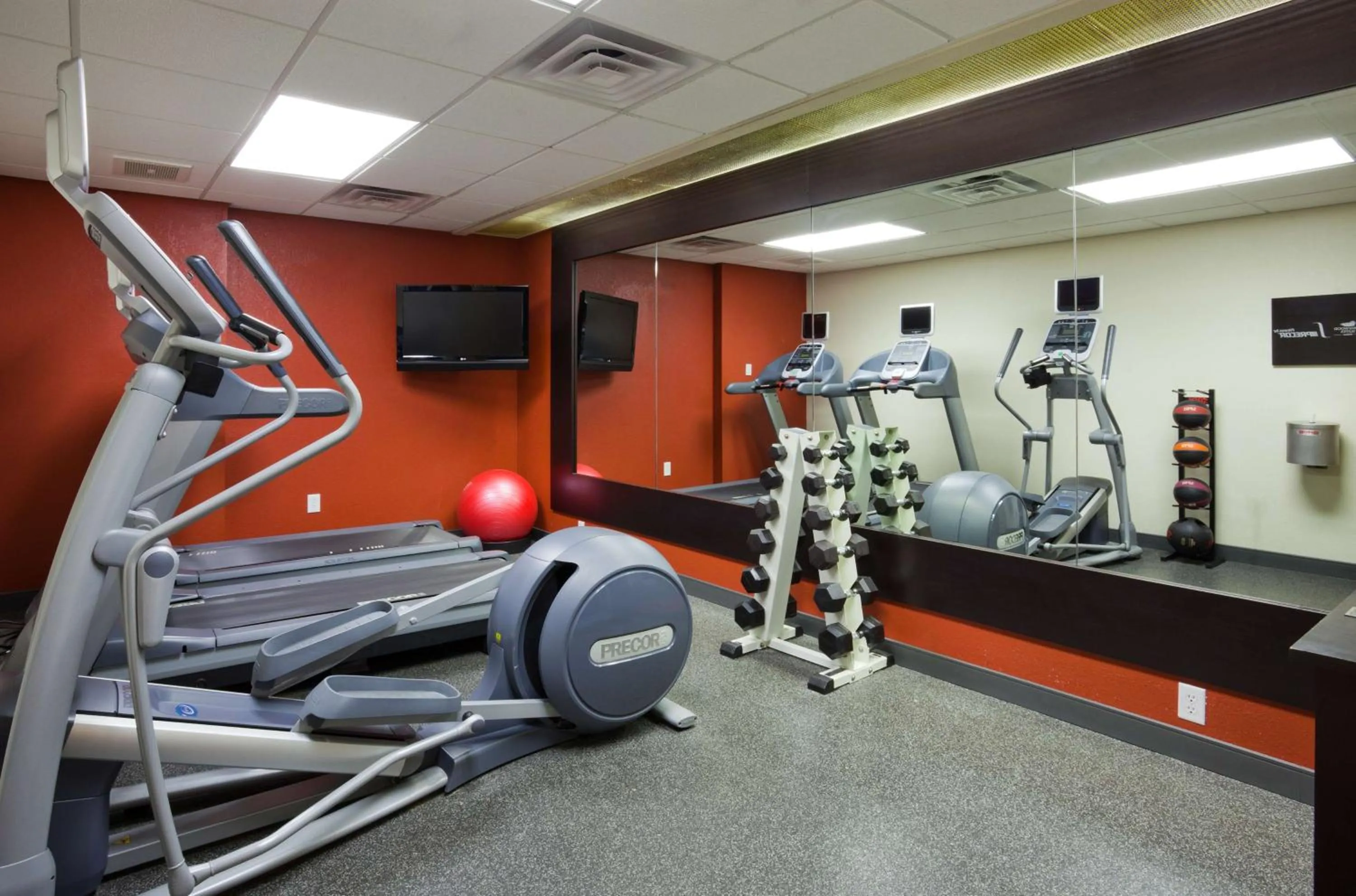 Fitness centre/facilities in Homewood Suites by Hilton Sioux Falls