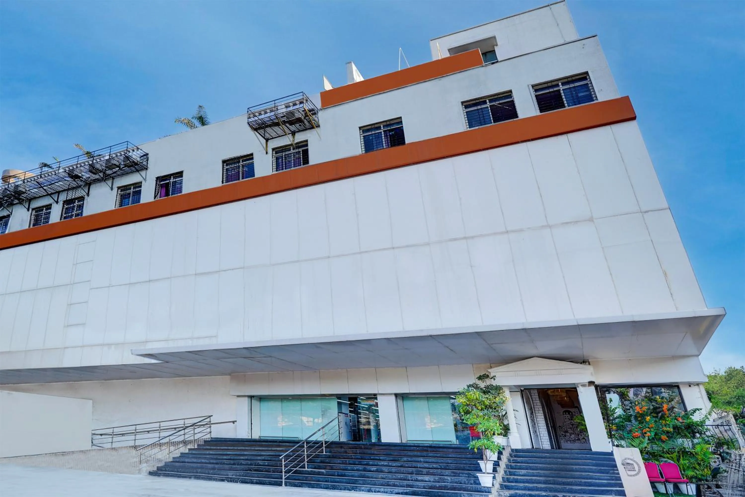 Facade/entrance in Super Hotel O Cricotel
