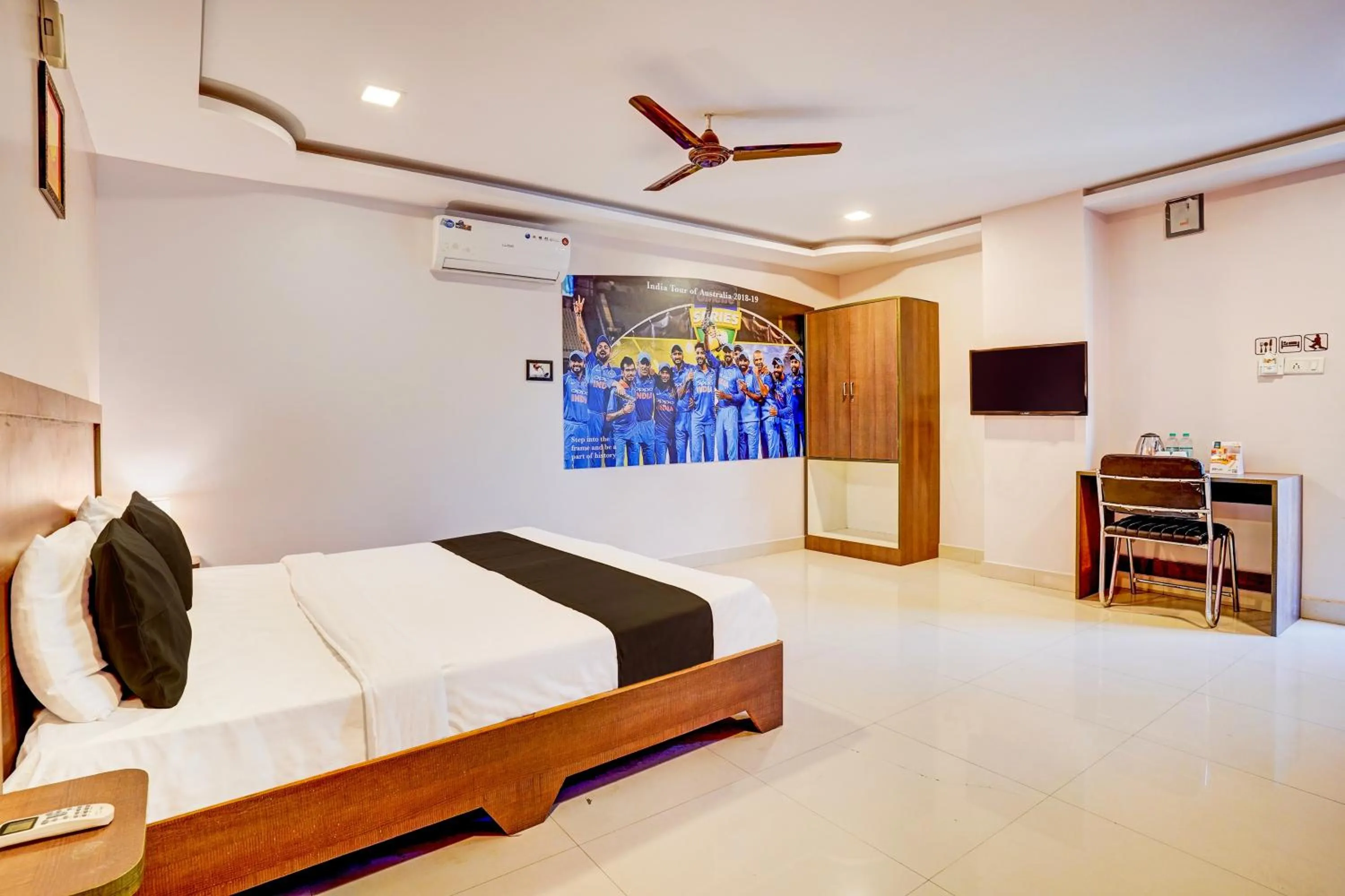 Bedroom, Bed in Super Hotel O Cricotel