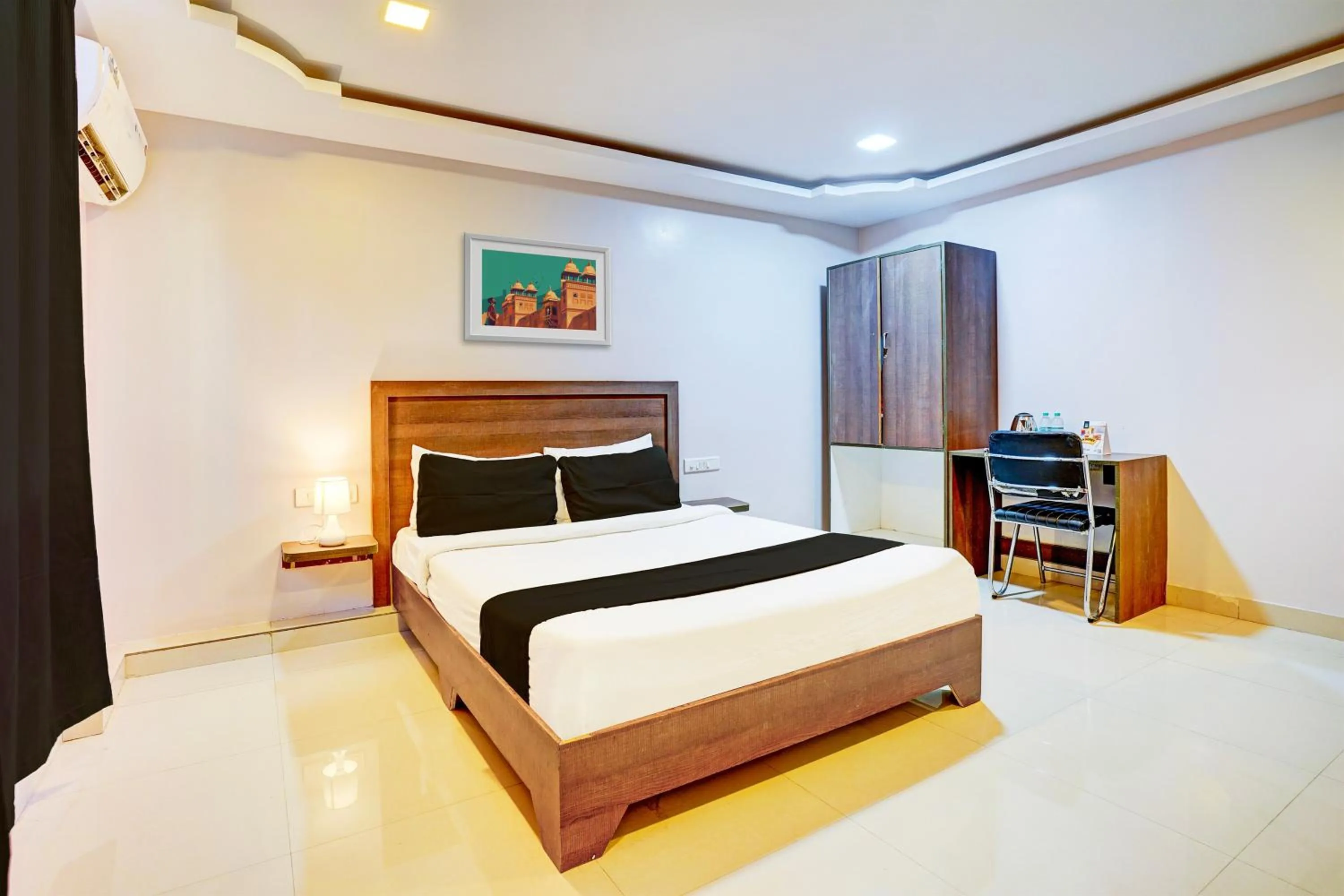 Bedroom, Bed in Super Hotel O Cricotel