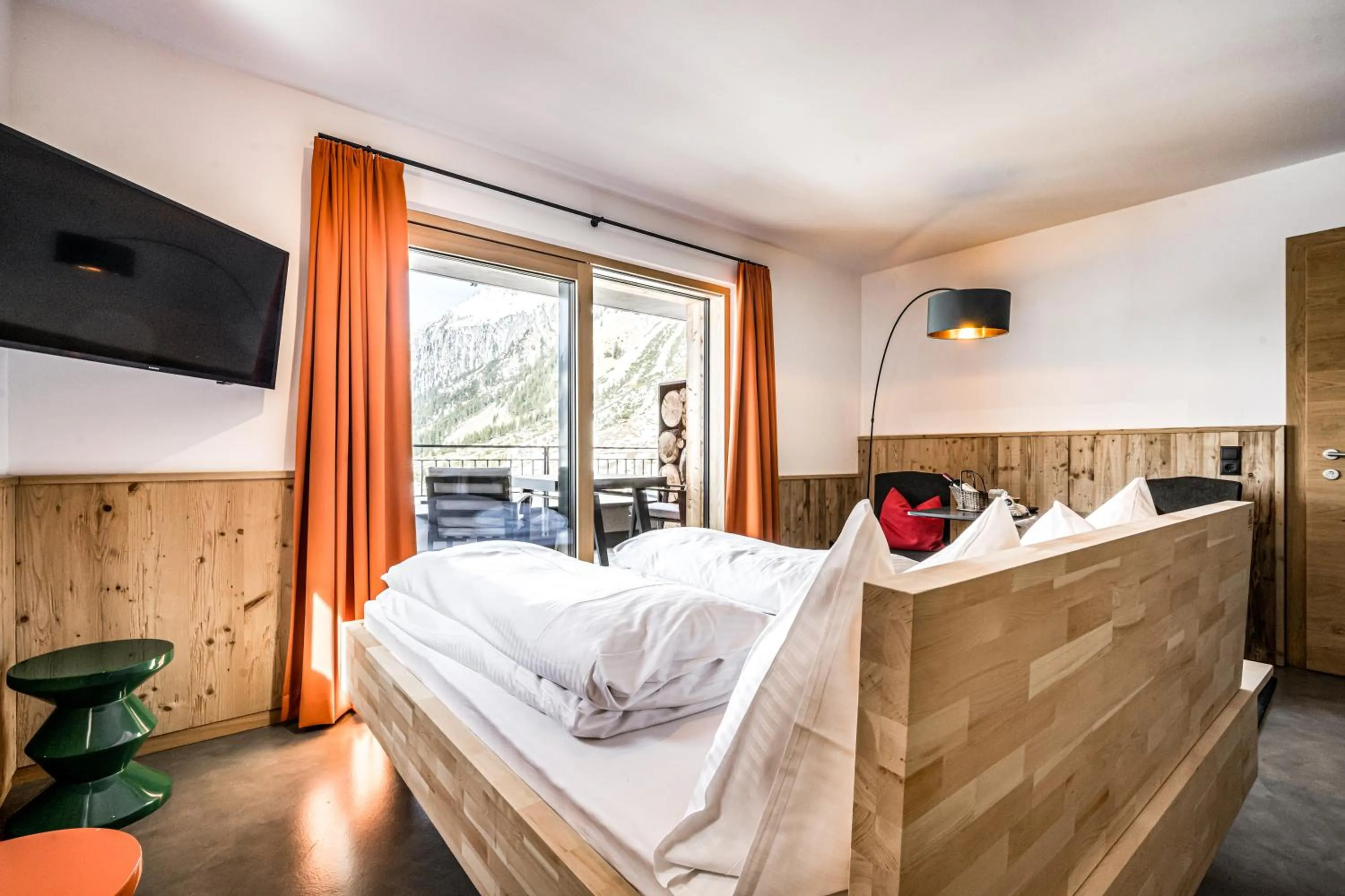 Photo of the whole room, Bed in Mondschein Hotel & Chalet