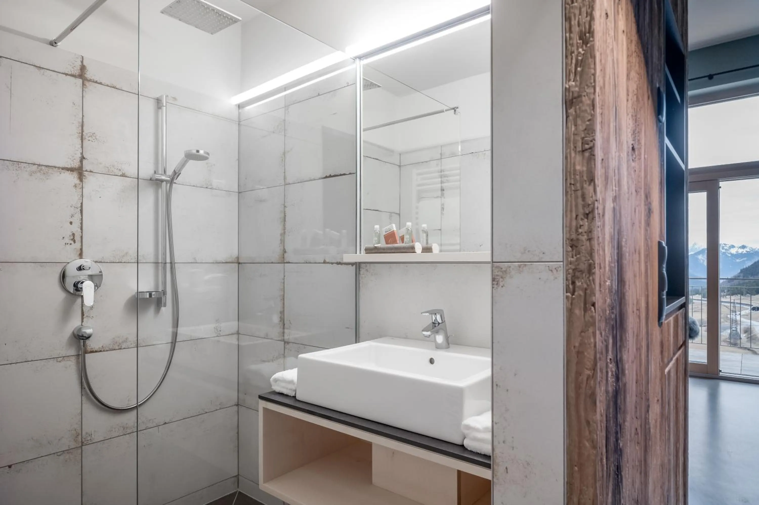 Shower in Mondschein Hotel & Chalet