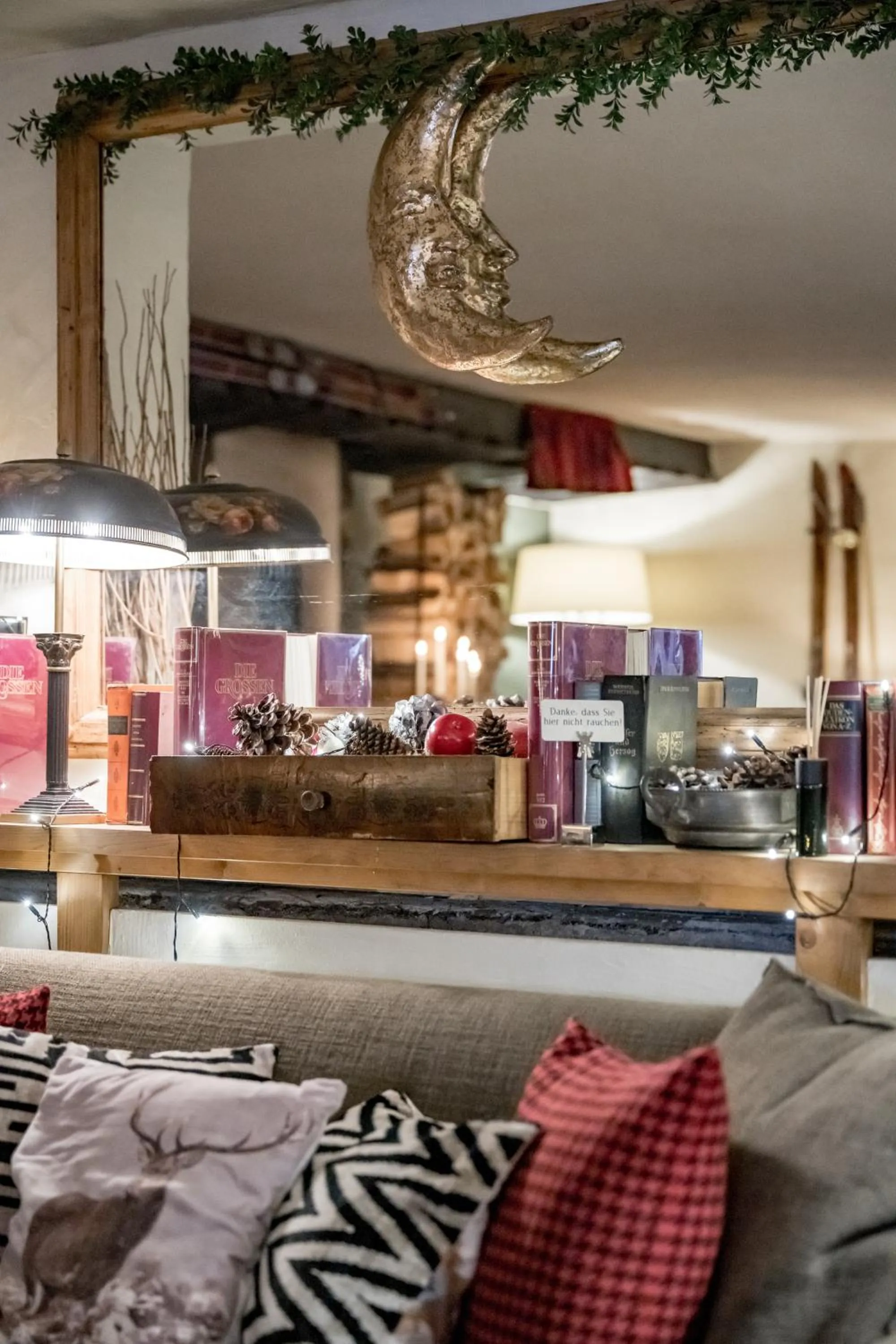 Restaurant/places to eat in Mondschein Hotel & Chalet