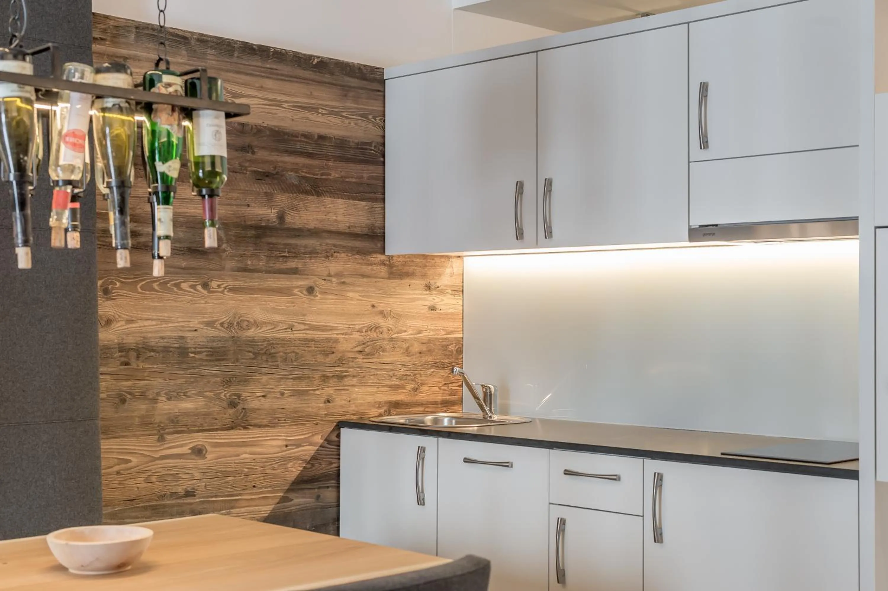 Kitchen or kitchenette in Mondschein Hotel & Chalet