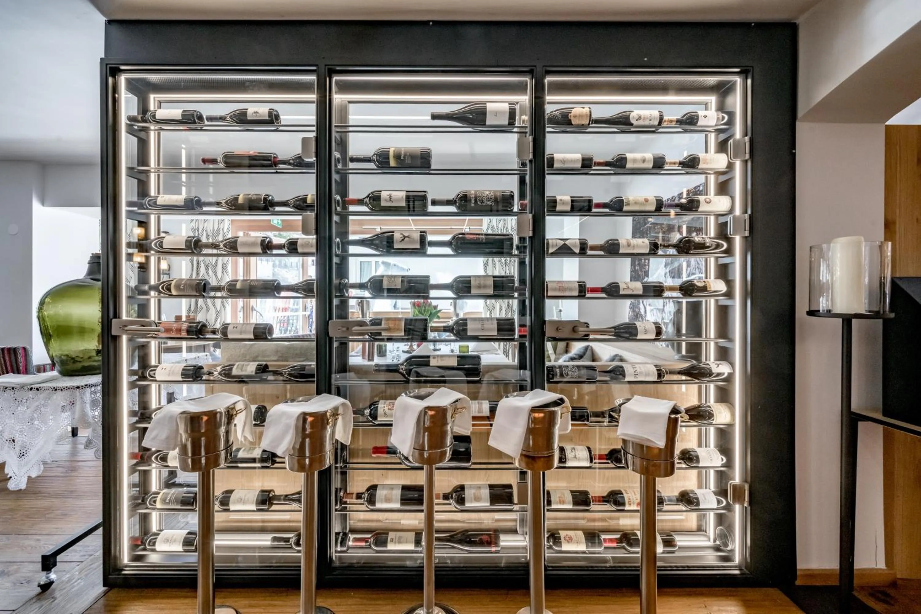 Restaurant/places to eat in Mondschein Hotel & Chalet