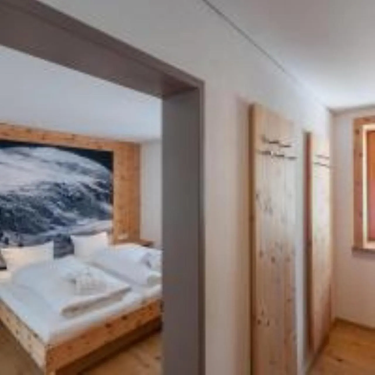 Bed in Mondschein Hotel & Chalet