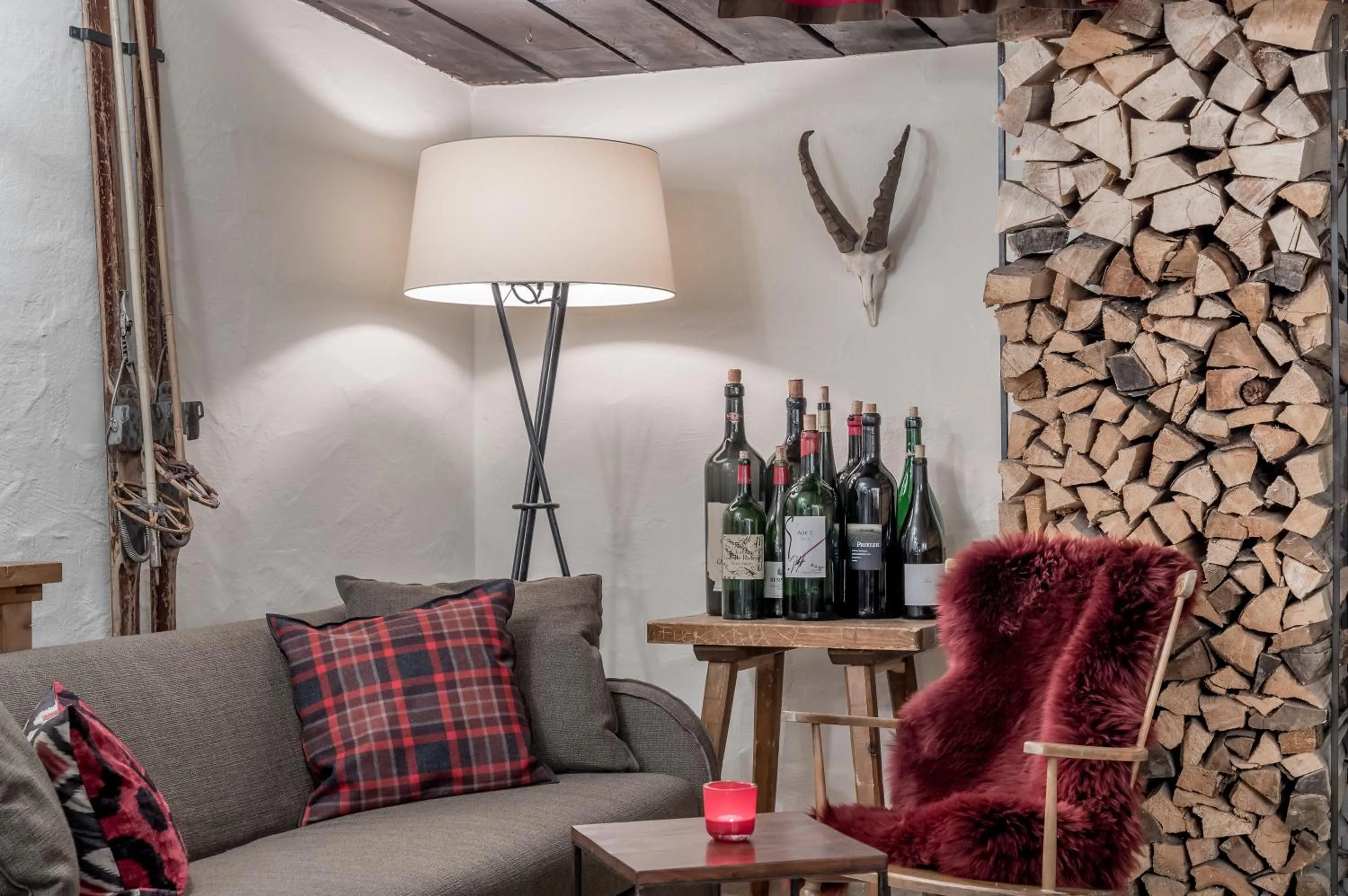 Lounge or bar in Mondschein Hotel & Chalet