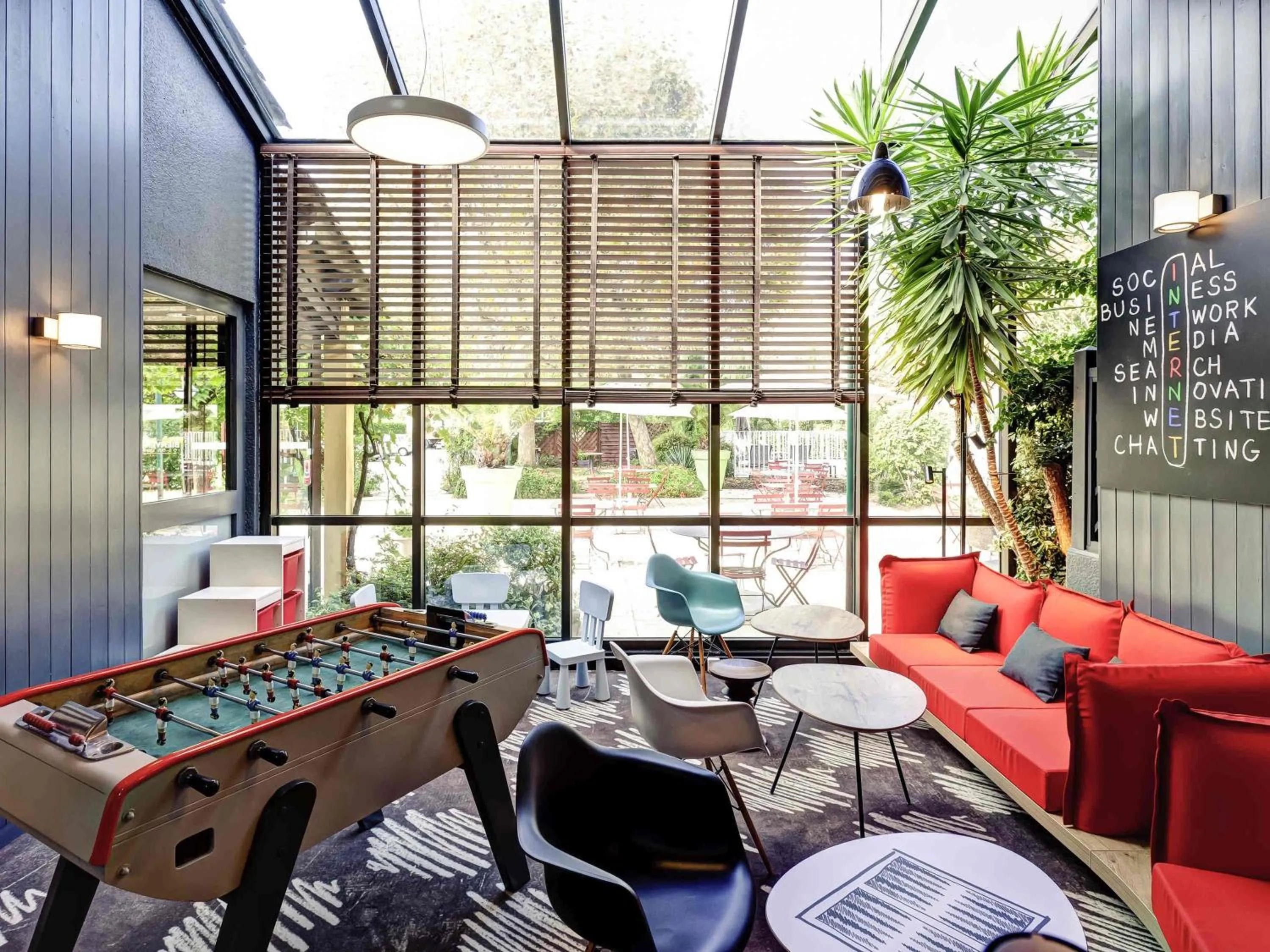 Property building in ibis Lyon Nord