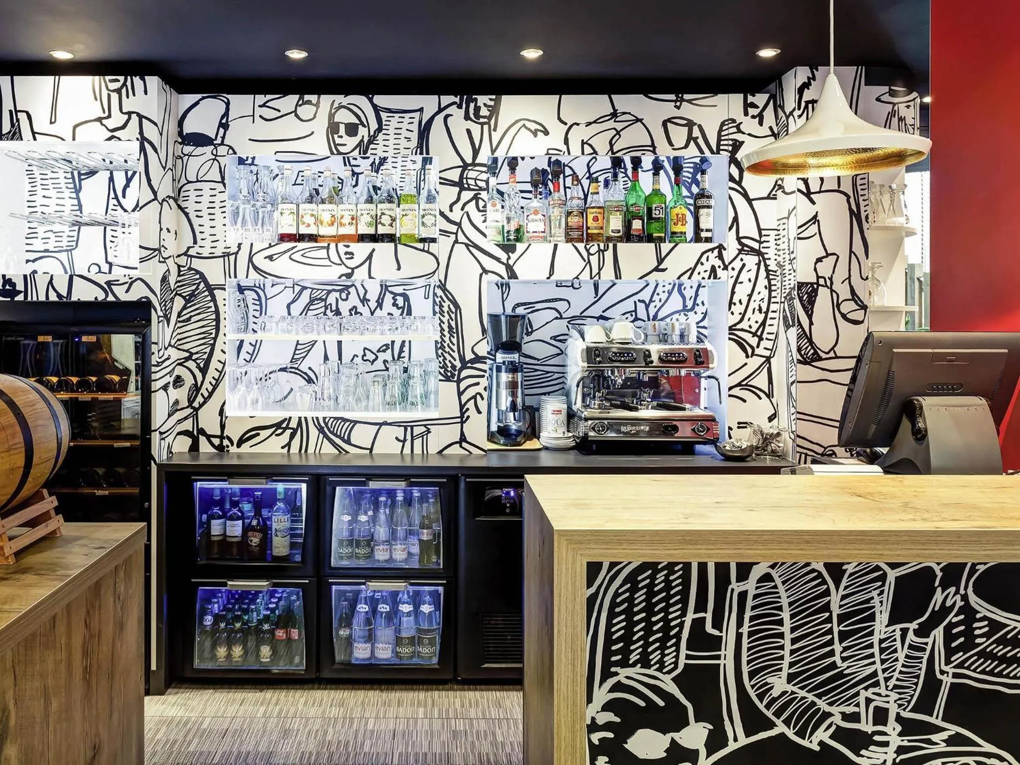 Lounge or bar in ibis Lyon Nord