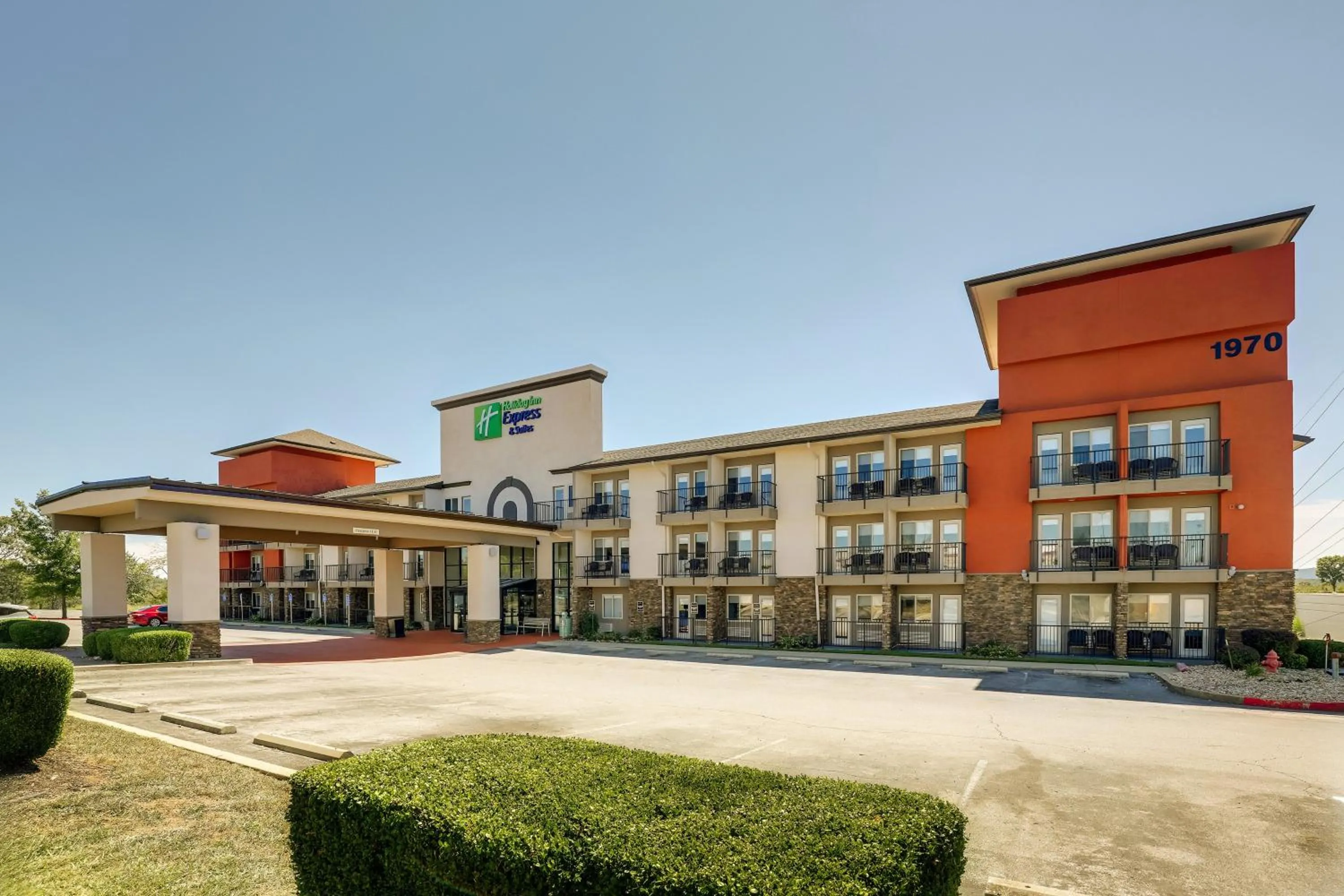 Property building in Holiday Inn Express Hotel & Suites Branson 76 Central by IHG