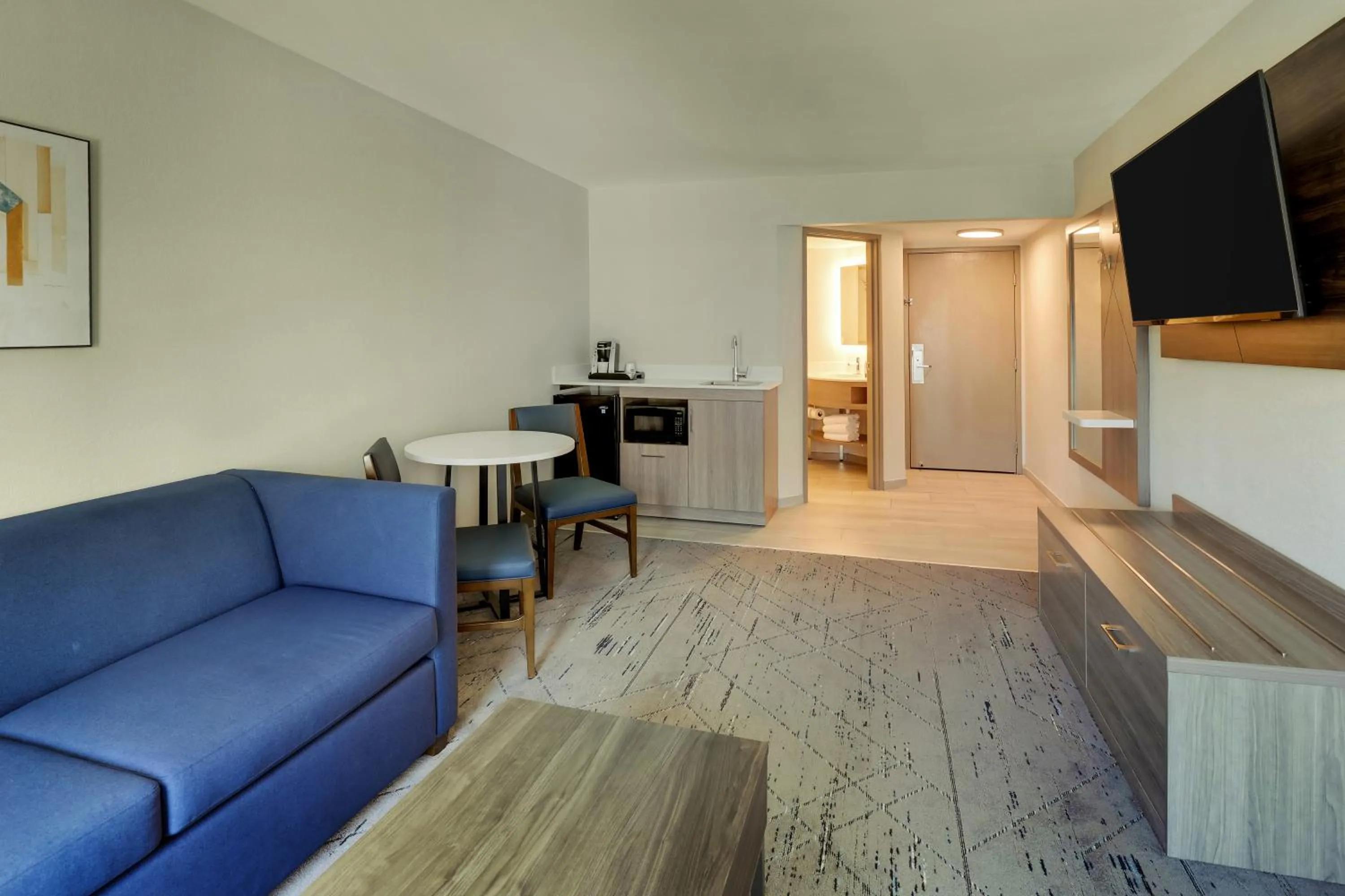 TV and multimedia in Holiday Inn Express Hotel & Suites Branson 76 Central by IHG