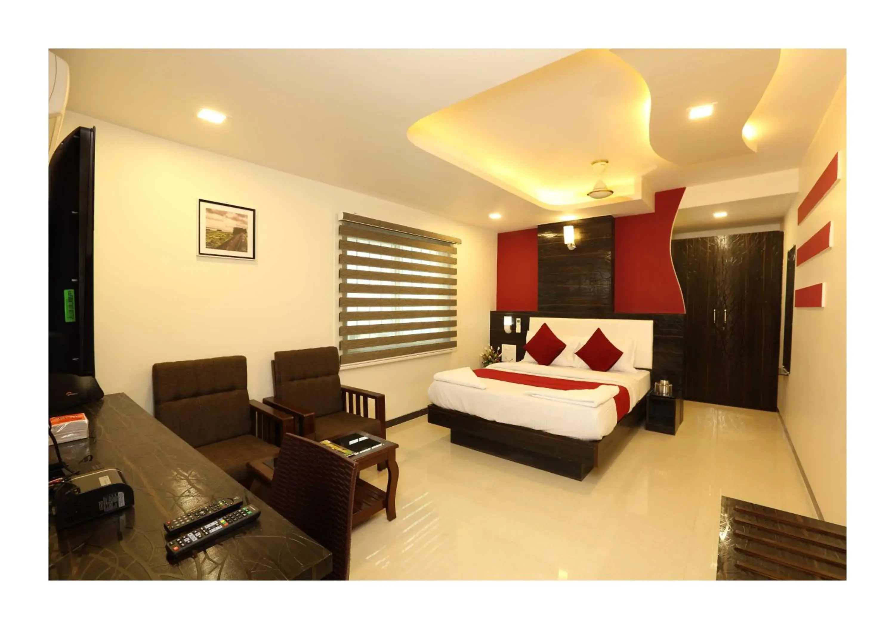 Photo of the whole room, Bed in Hotel Kochi Caprice Photo of the whole room, Bed in Hotel Kochi Caprice