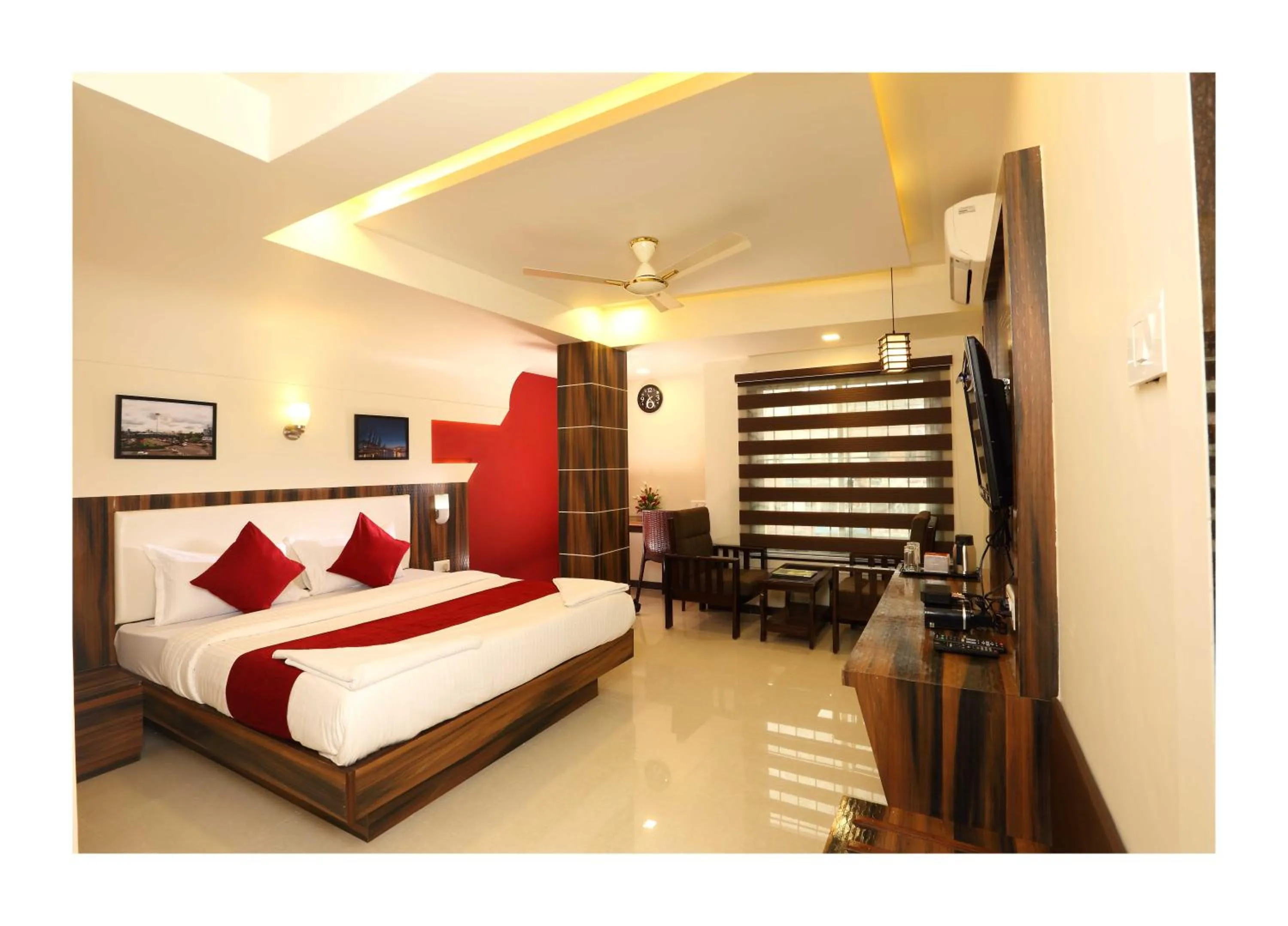 Decorative detail, Bed in Hotel Kochi Caprice