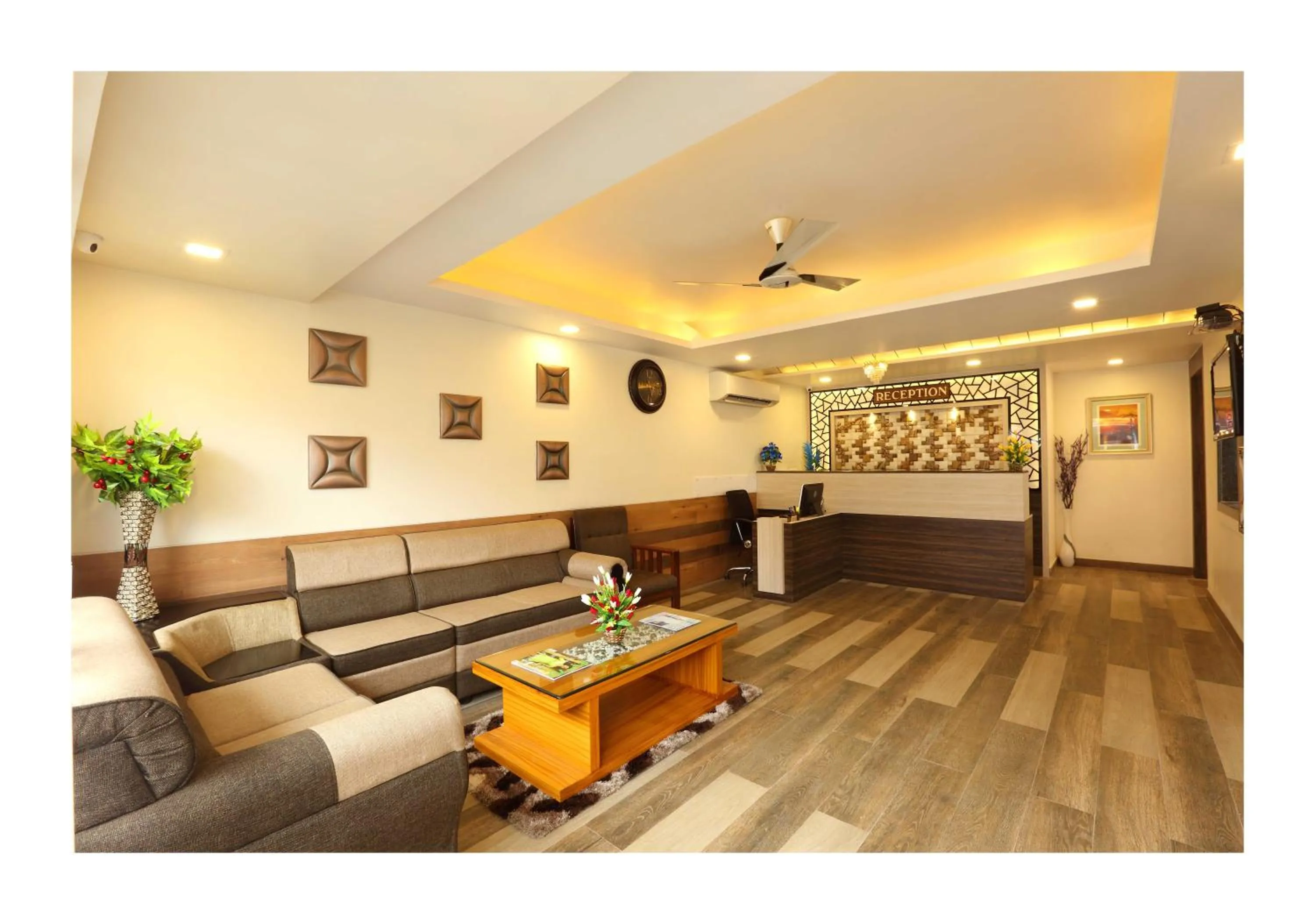 Lobby or reception in Hotel Kochi Caprice