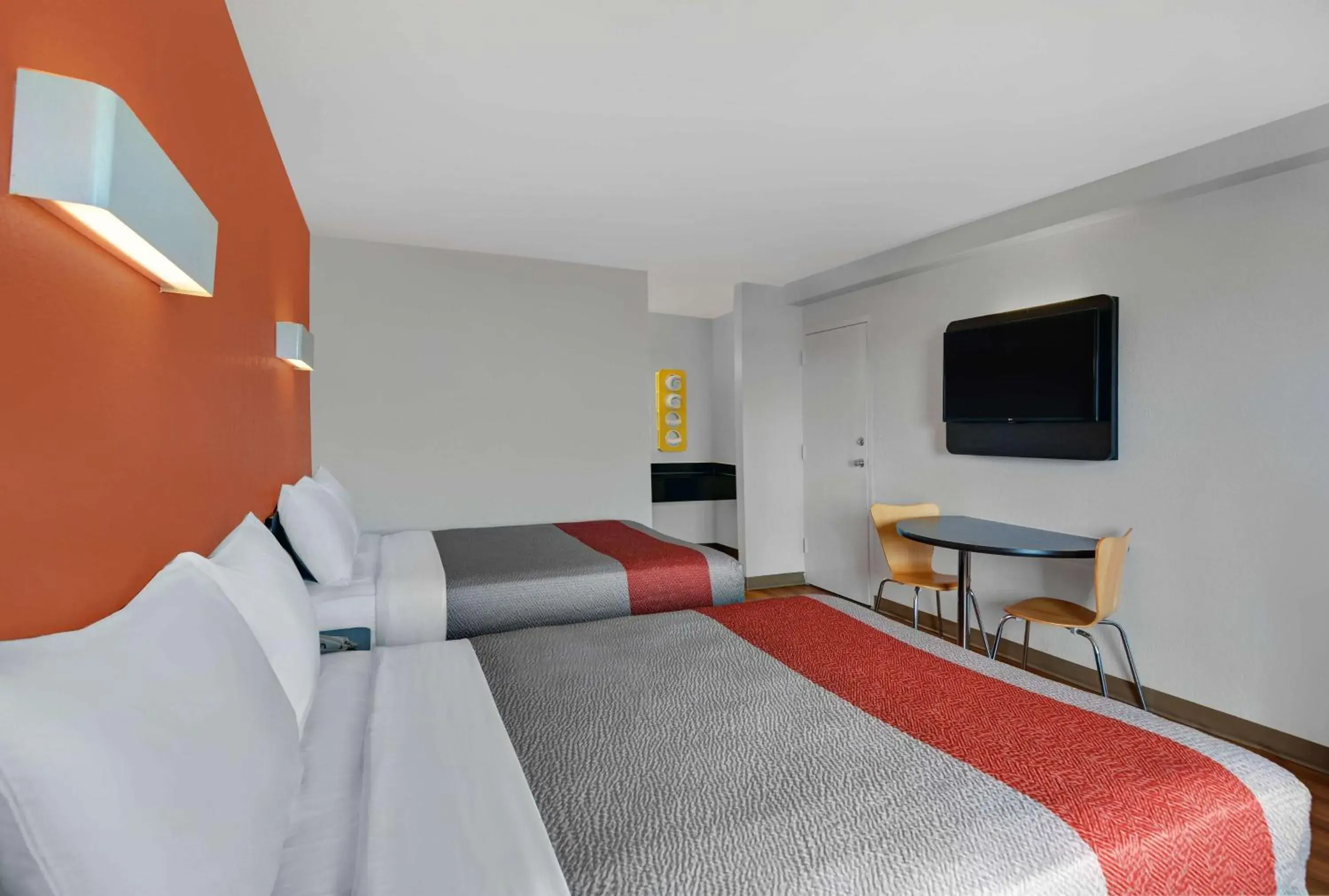 Queen Room with Two Queen Beds in Motel 6-Cutler Bay, FL Queen Room with Two Queen Beds in Motel 6-Cutler Bay, FL