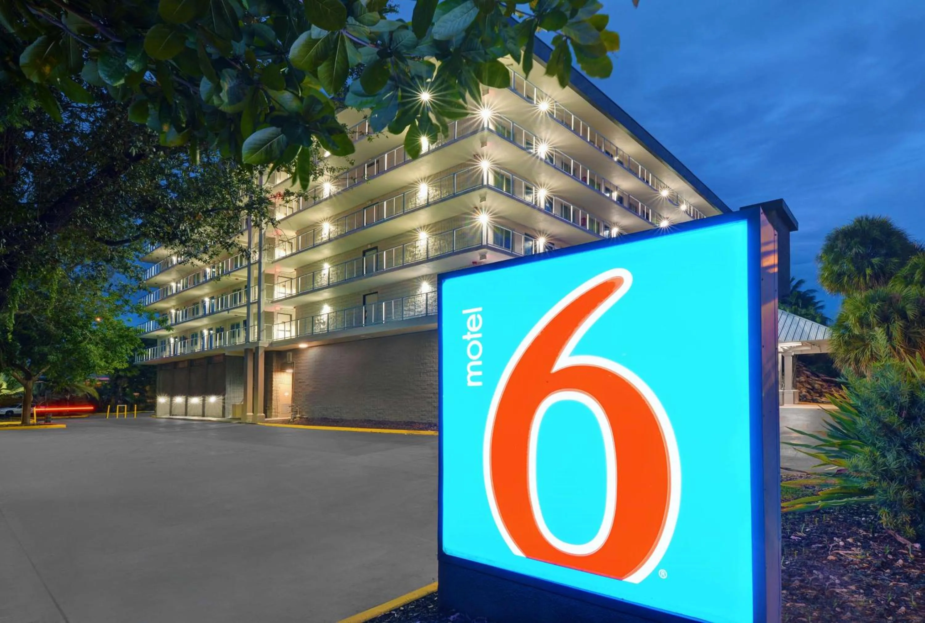 Property building in Motel 6-Cutler Bay, FL