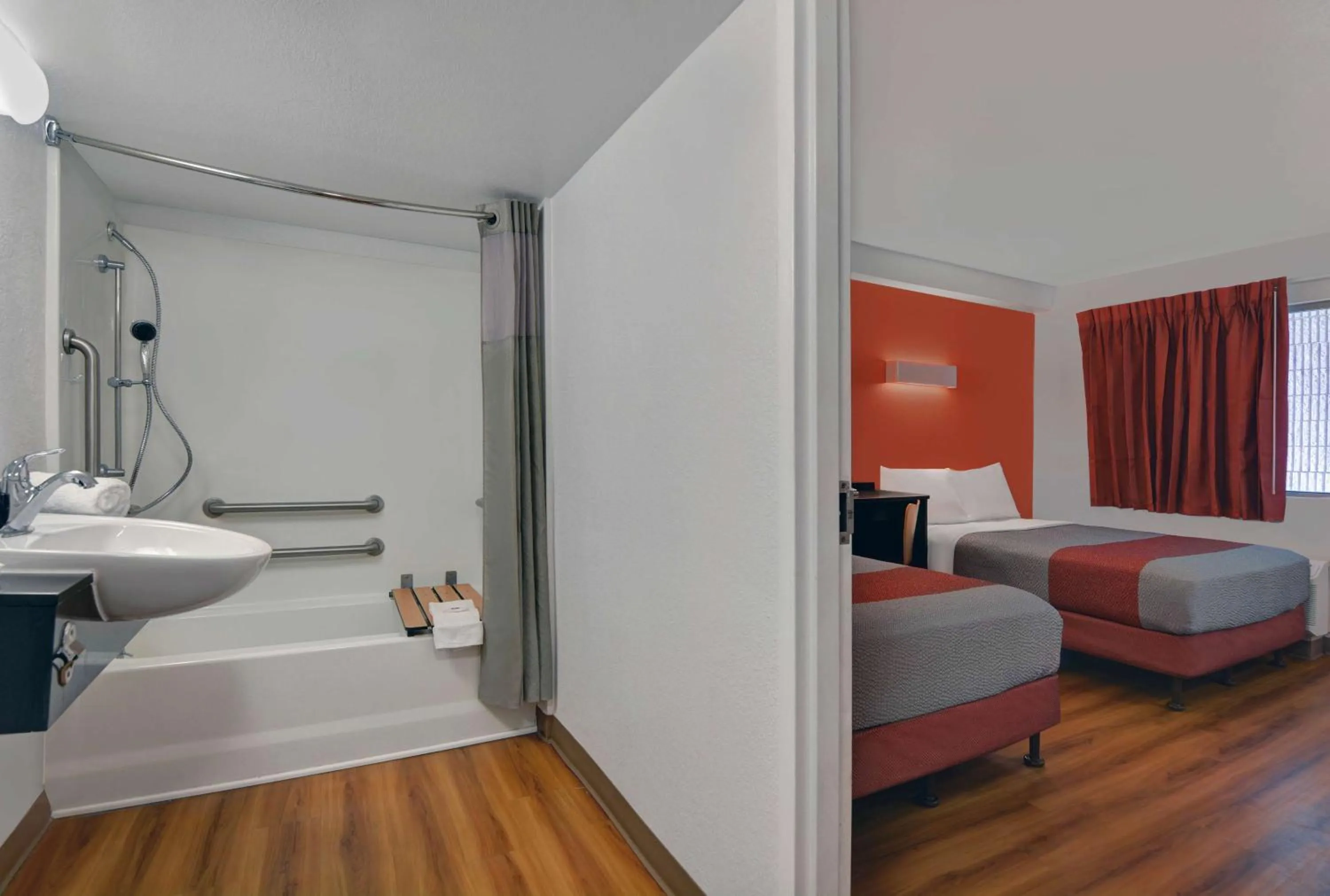 Bed in Motel 6-Cutler Bay, FL