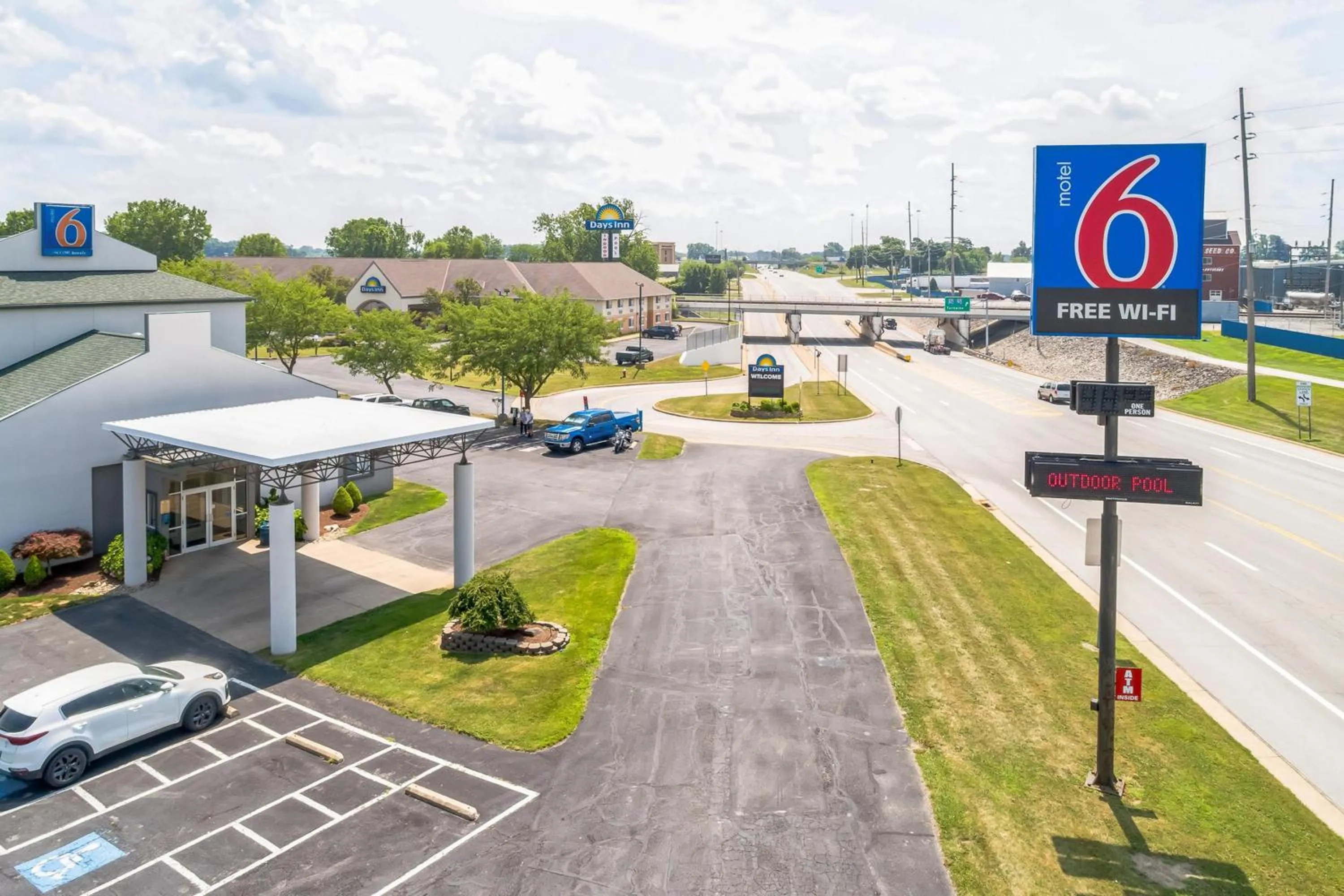 Property building in Motel 6-Milan, OH - Sandusky