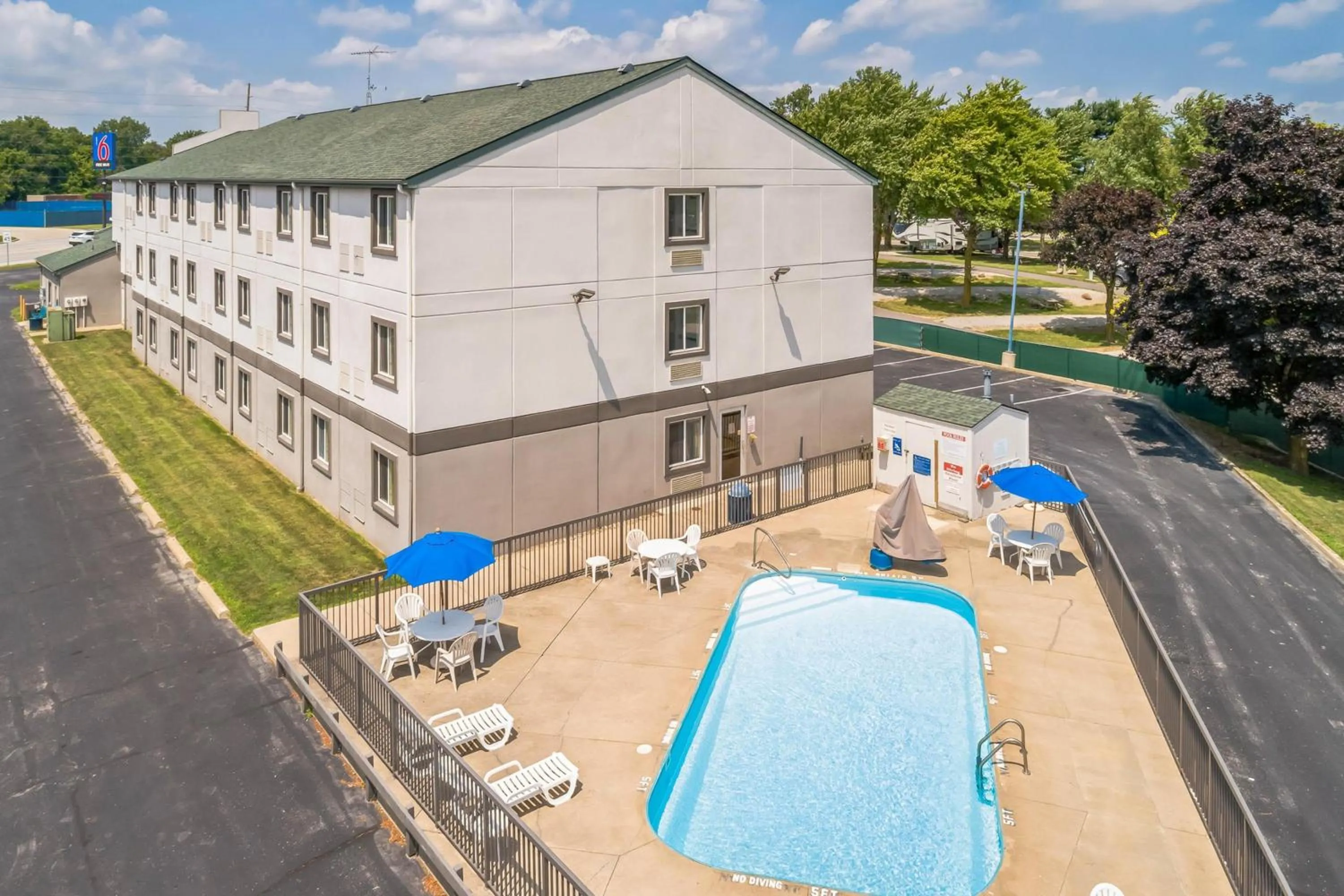 Property building in Motel 6-Milan, OH - Sandusky
