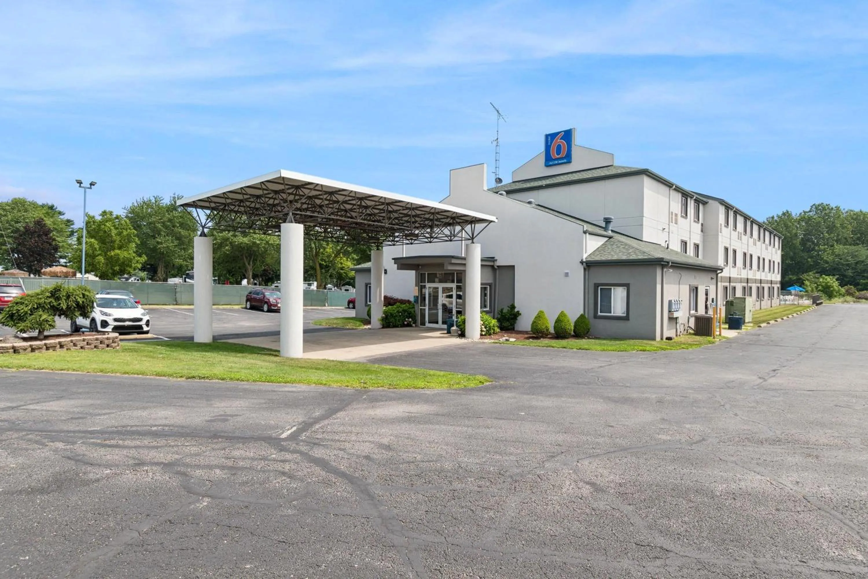 Property building in Motel 6-Milan, OH - Sandusky
